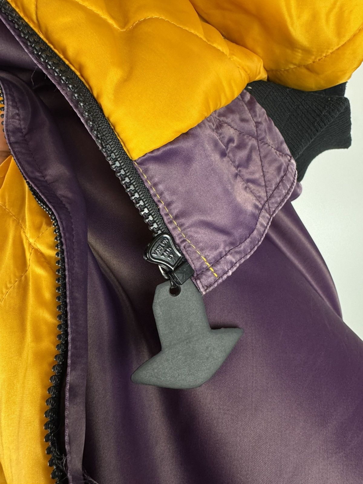 Reebok Vintage Reebok BOKS Big Logo Oversized Bomber Jacket Size US L / EU 52-54 / 3 - 8 Thumbnail