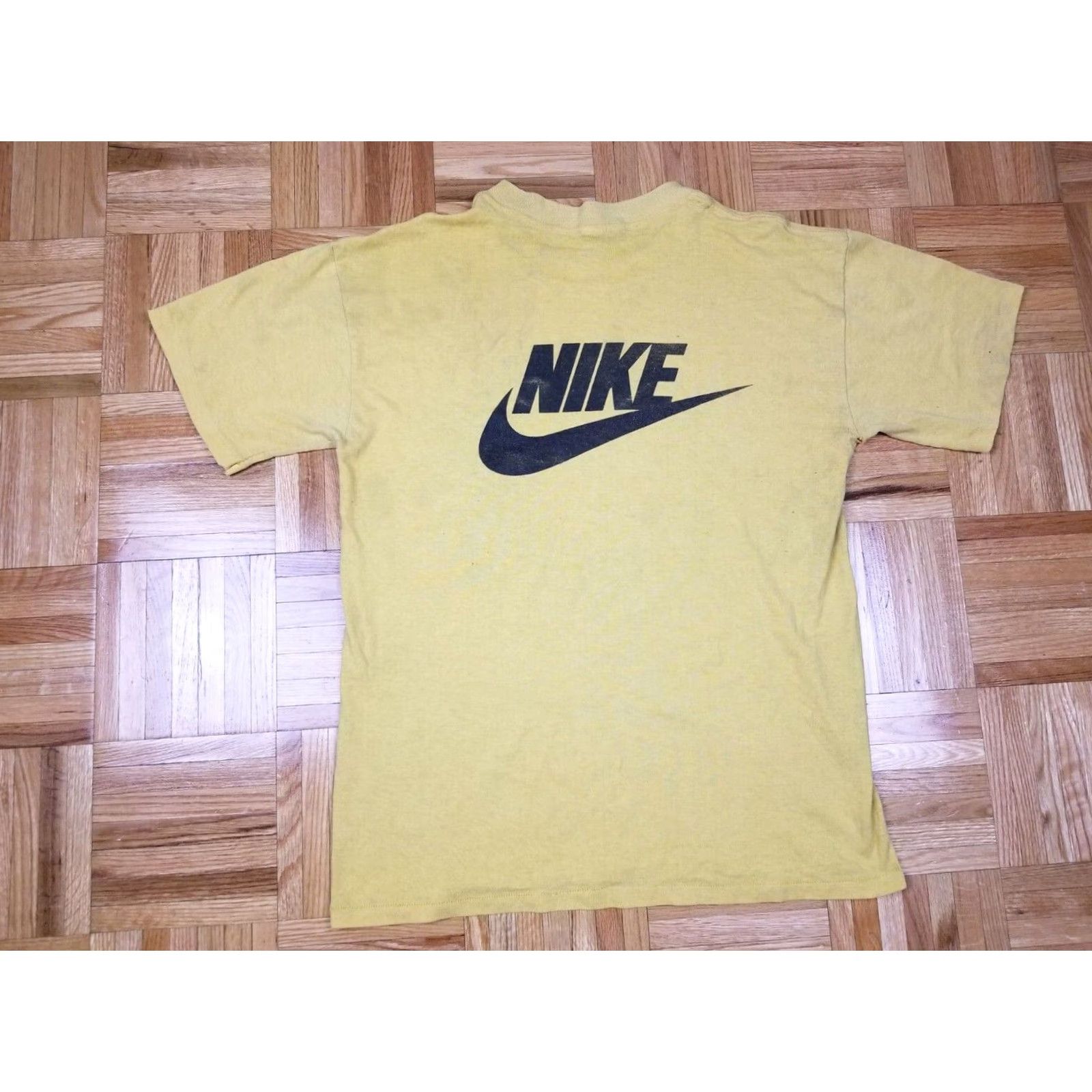 Nike VINTAGE Nike Big Swoosh Back Print Yellow 50/50 T-Shirt SZ MEDIUM Shirt Mens | 70s 80s Size US M / EU 48-50 / 2 - 7 Thumbnail