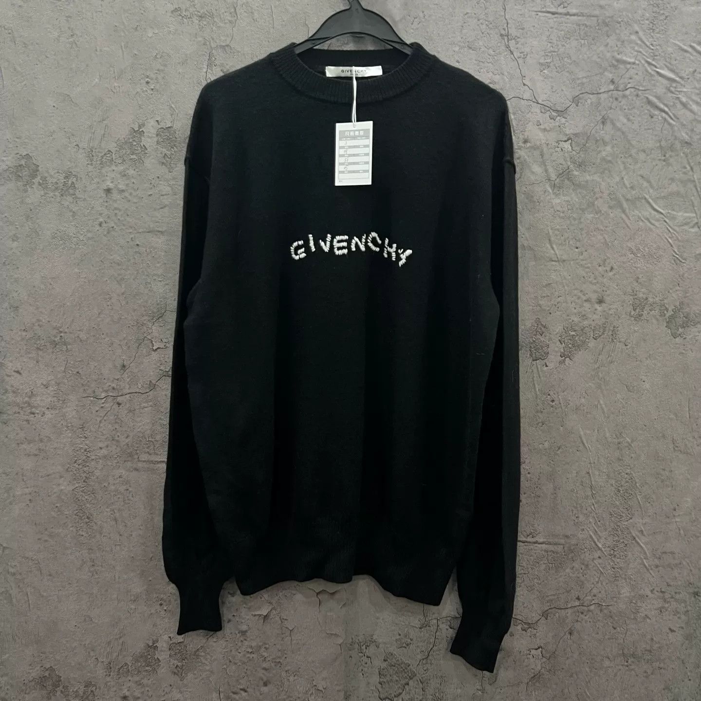 Givenchy GIVENCHY Embroidered Logo Sweater Size US S / EU 44-46 / 1 - 1 Thumbnail
