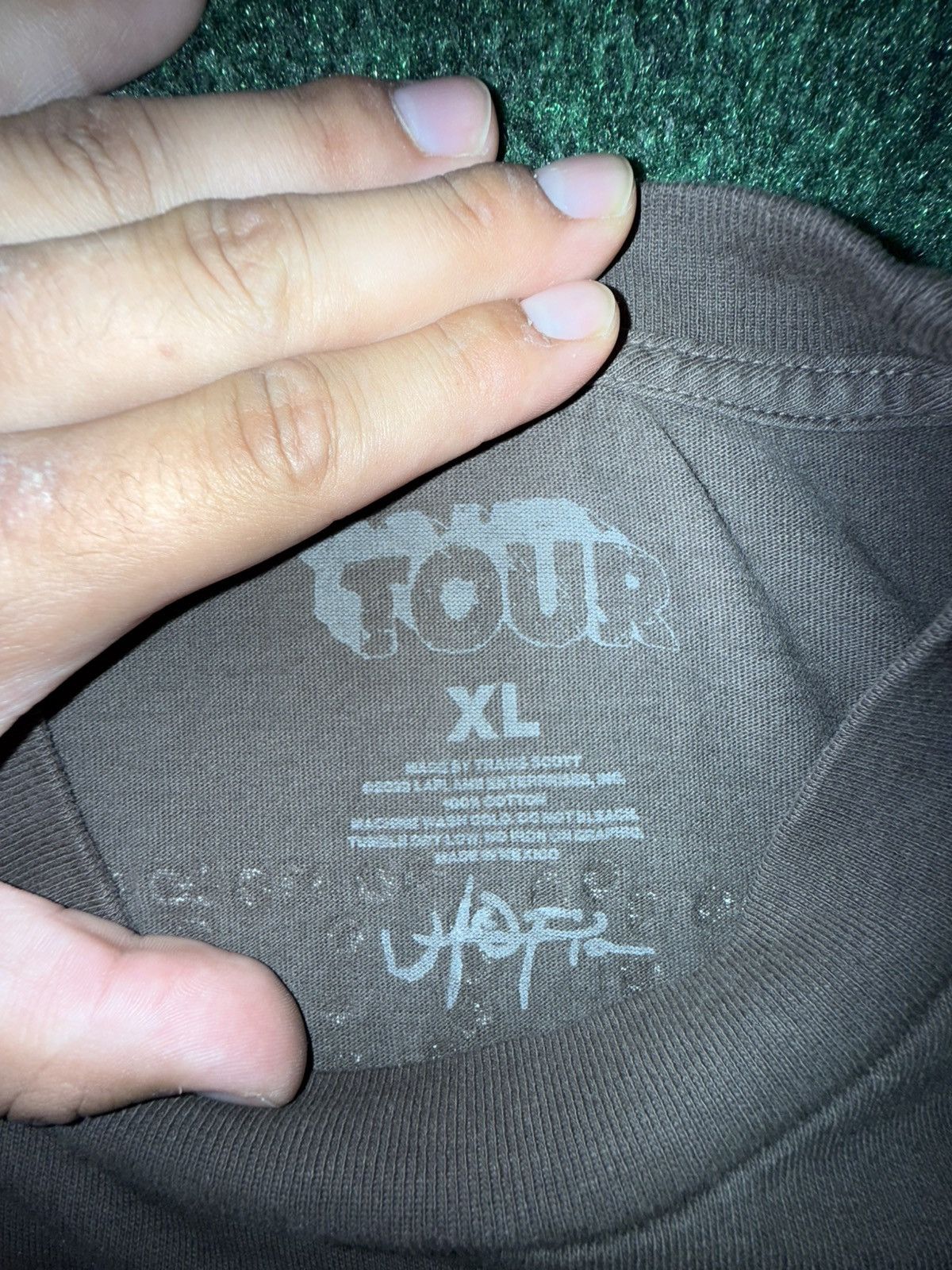Travis Scott USED TRAVIS SCOTT CACTUS JACK UTOPIA VIP TEE SIZE XL Size US XL / EU 56 / 4 - 12 Thumbnail