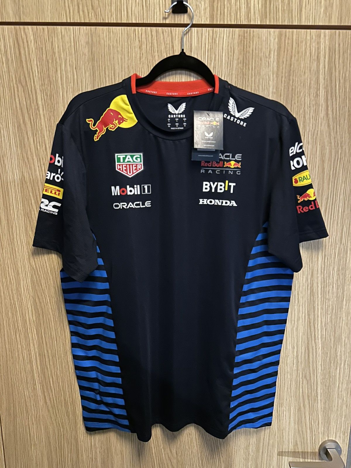 Castore Sports T-shirt from Grand Prix 2025 Size US L / EU 52-54 / 3 - 1 Thumbnail