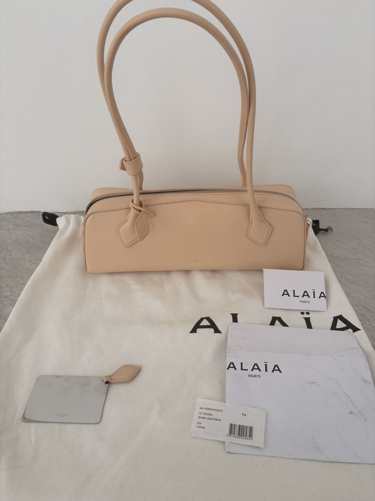 Alaia LE TECKEL MEDIUM BAG IN GOATSKIN - NUDE Size ONE SIZE - 2 Thumbnail