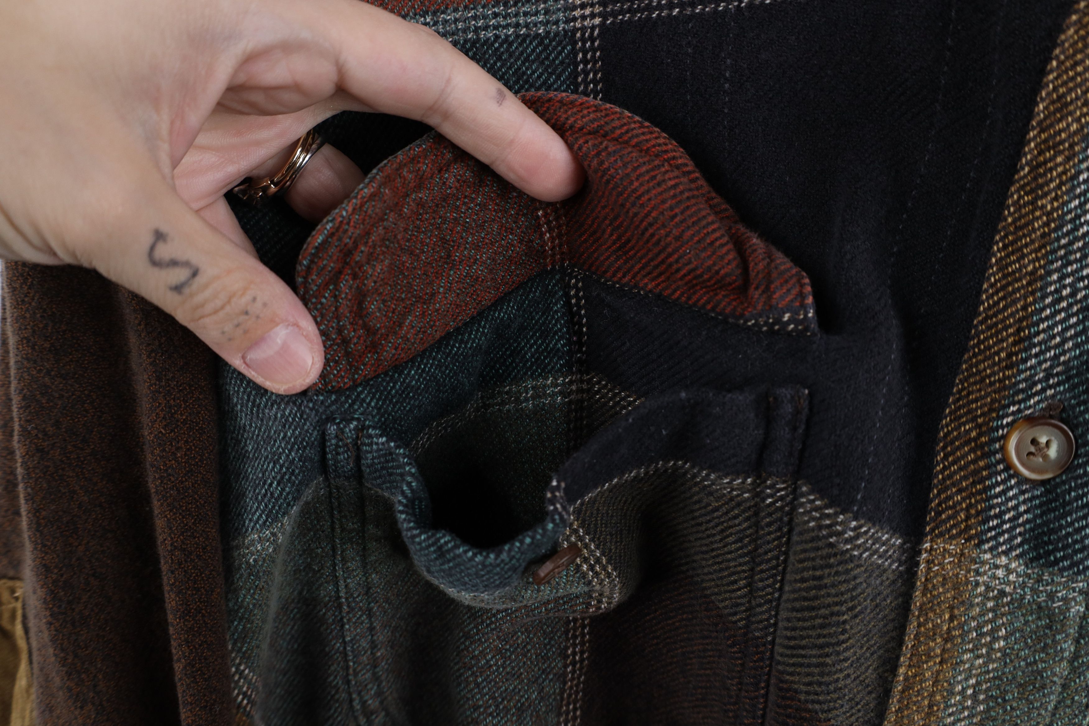 Vintage Vintage 90s Streetwear Checkered Elbow Patch Button Shirt Size US XL / EU 56 / 4 - 5 Thumbnail
