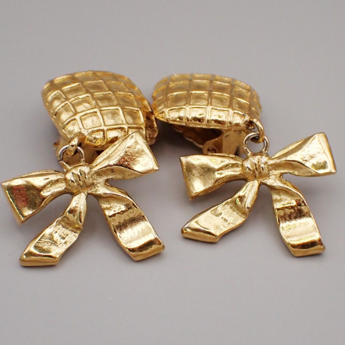 Chanel Chanel Vintage Clip On Bow Earrings Metal Size ONE SIZE - 1 Thumbnail