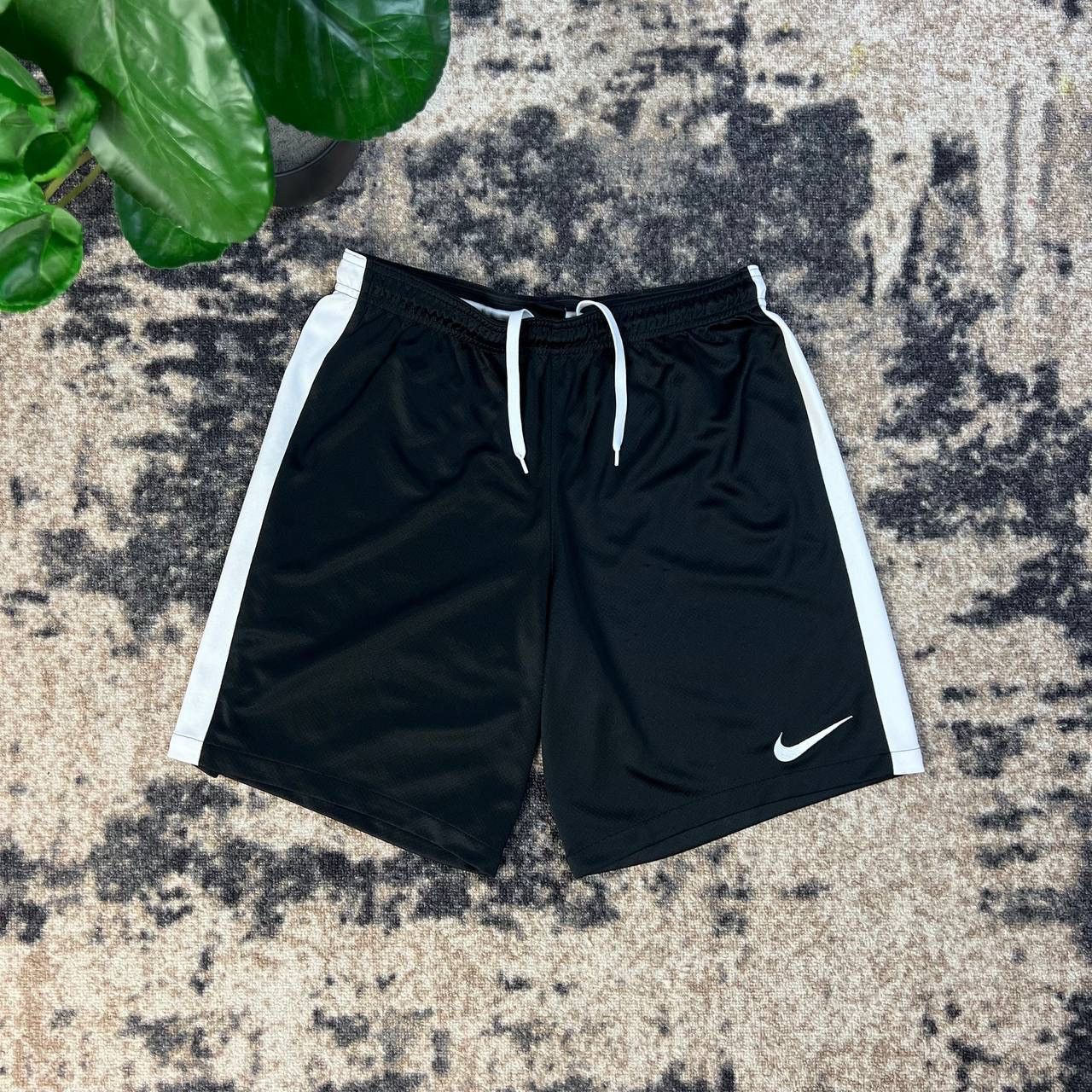 Nike Nike Dry-Fit Vintage Black Light Shorts Sportswear Y2K Size US 34 / EU 50 - 1 Thumbnail