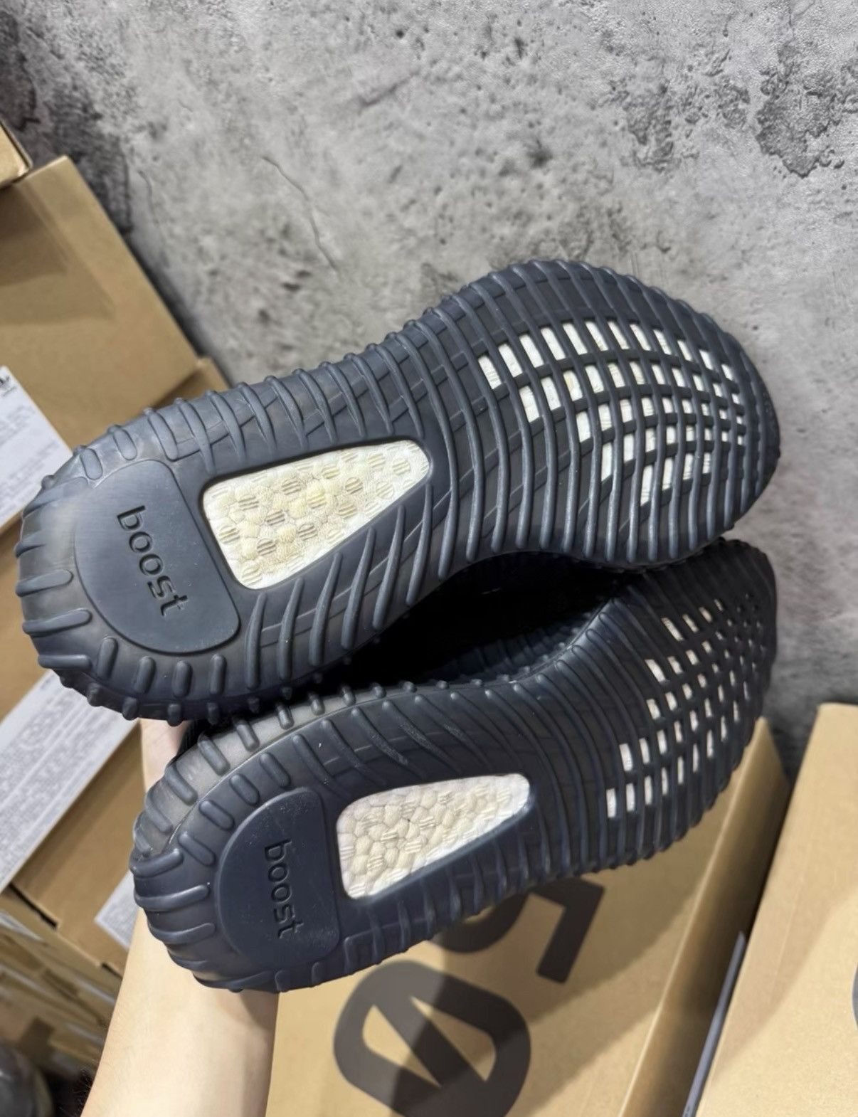 Adidas Adidas Yeezy 350 V2 Onyx HQ4540 K37 Size US 9 / EU 42 - 7 Thumbnail