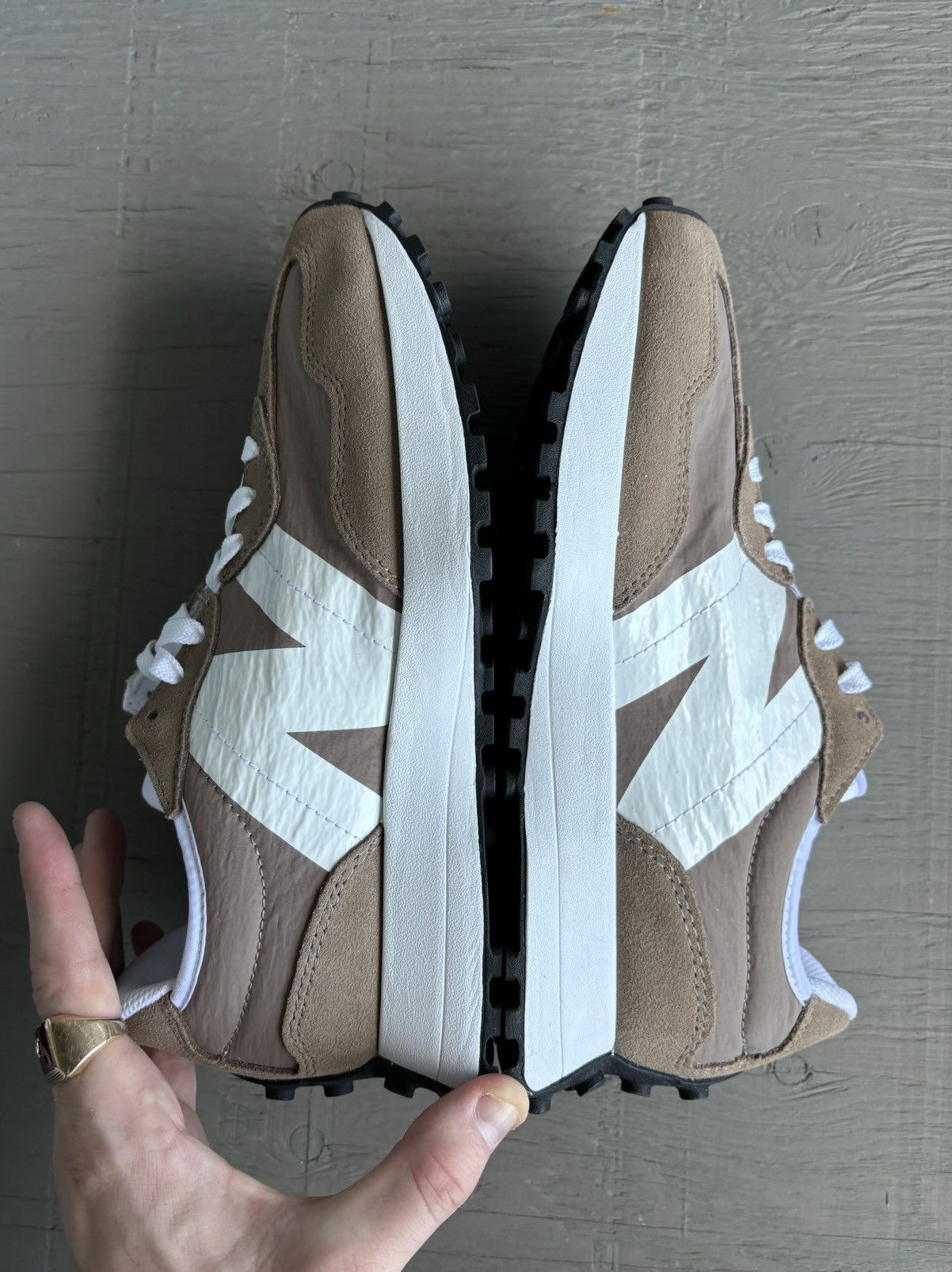New Balance New Balance 327 Mushroom Moonbeam Sneakers Waffle MS327LK1 7 Size US 7.5 / EU 40-41 - 3 Thumbnail