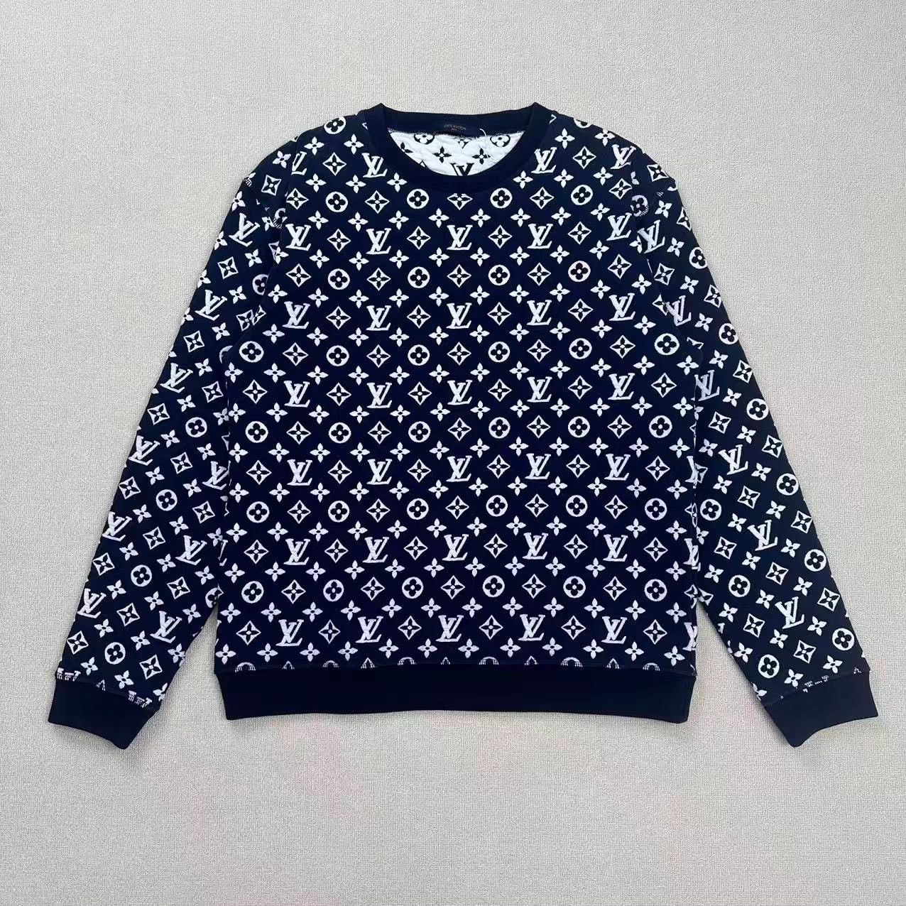 Louis Vuitton LV Monogram Allover Crewneck Sweatshirt XXL Mint Size US XXL / EU 58 / 5 - 1 Thumbnail