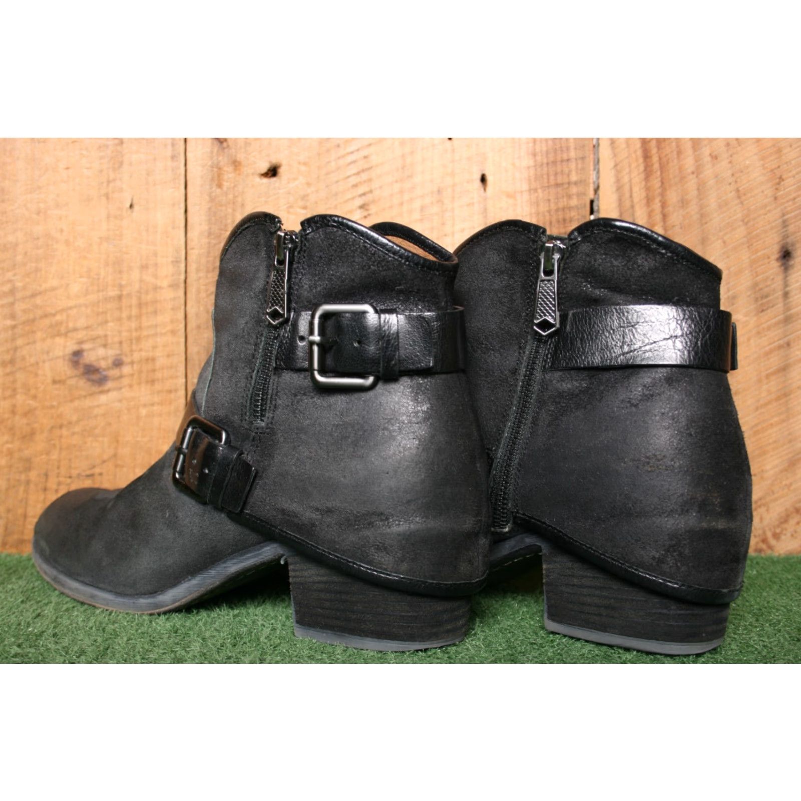 Donald Pliner VINTAGE Donald Pliner Dalis Black Suede Buckle Strap Moto Ankle Boots Sz. 11M Womens Size US 11 / IT 41 - 3 Thumbnail