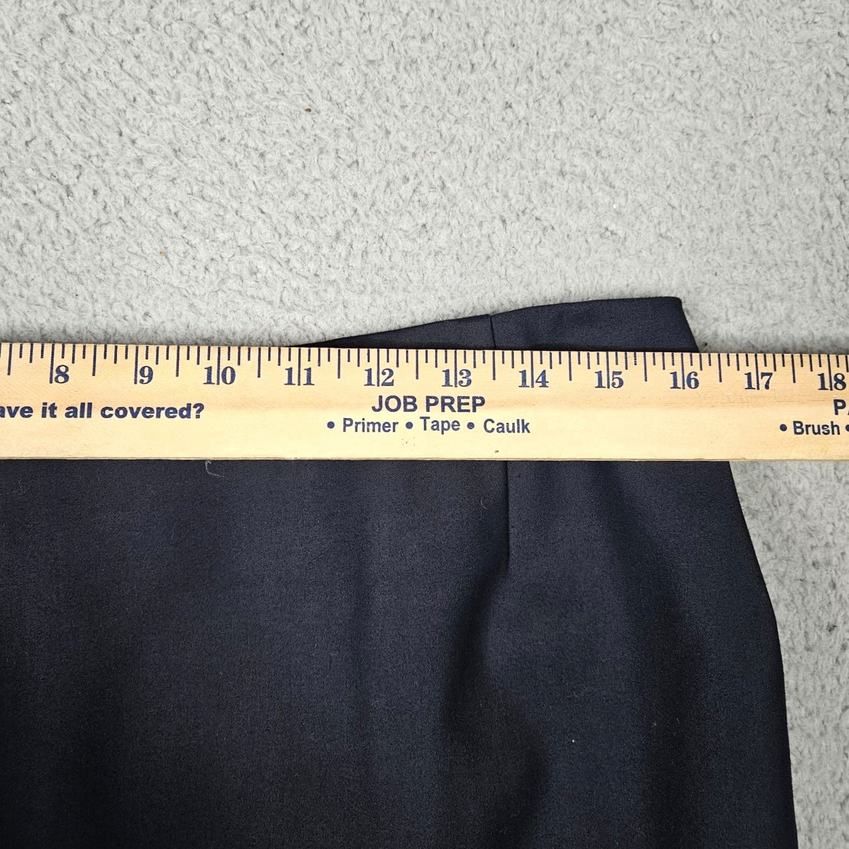 Vintage Carlisle Women's Gray Straight Pencil Skirt Size 10, Short, All Seasons, Dry Clean Only, Button Accent, Zip Closure Size 32" / US 10 / IT 46 - 3 Thumbnail