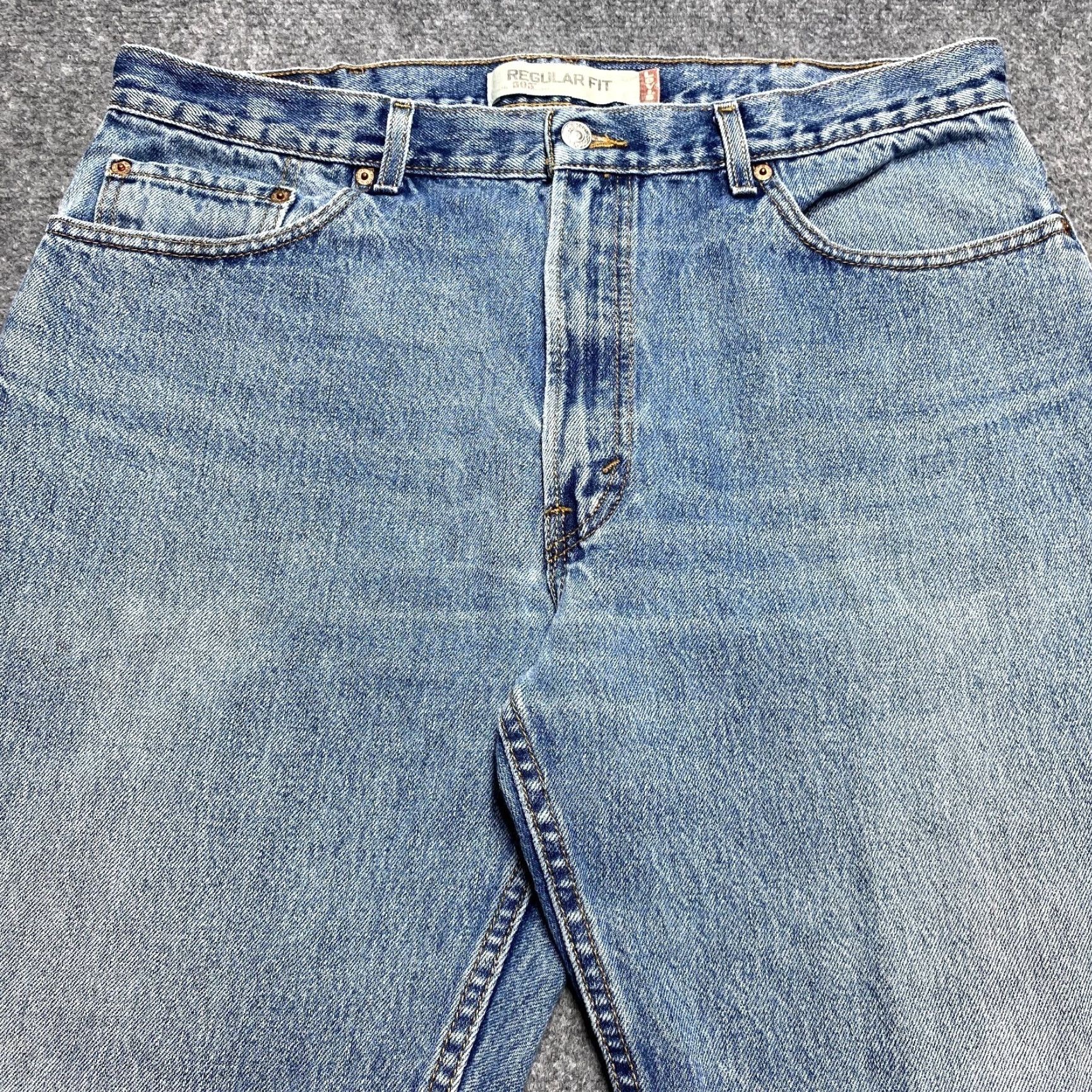 Levi's VINTAGE Levi's 505 Jeans Mens W38 L30 Blue Regular Straight Leg Medium Wash Y2k Size US 38 / EU 54 - 2 Thumbnail