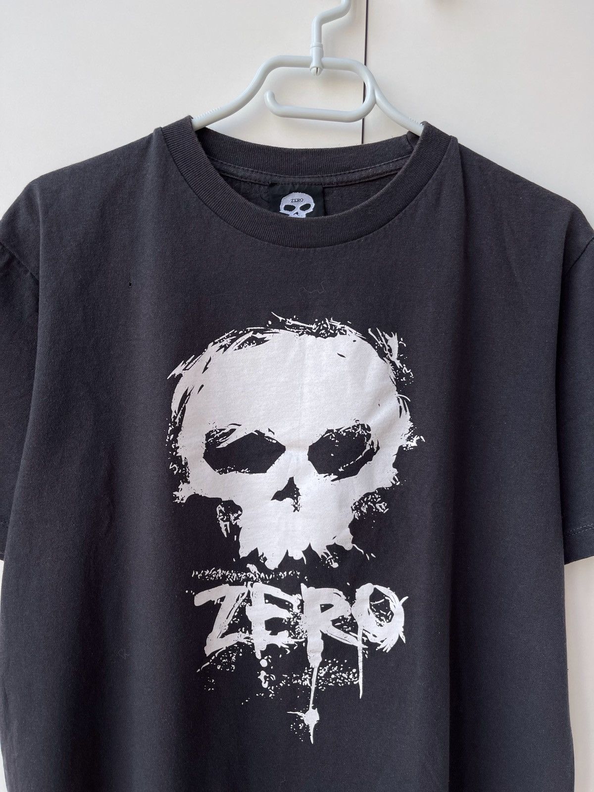 Hook-Ups × Shorty's Skateboards × Vintage Vintage 90’s Zero Skateboards Skull Tee Size US L / EU 52-54 / 3 - 2 Thumbnail