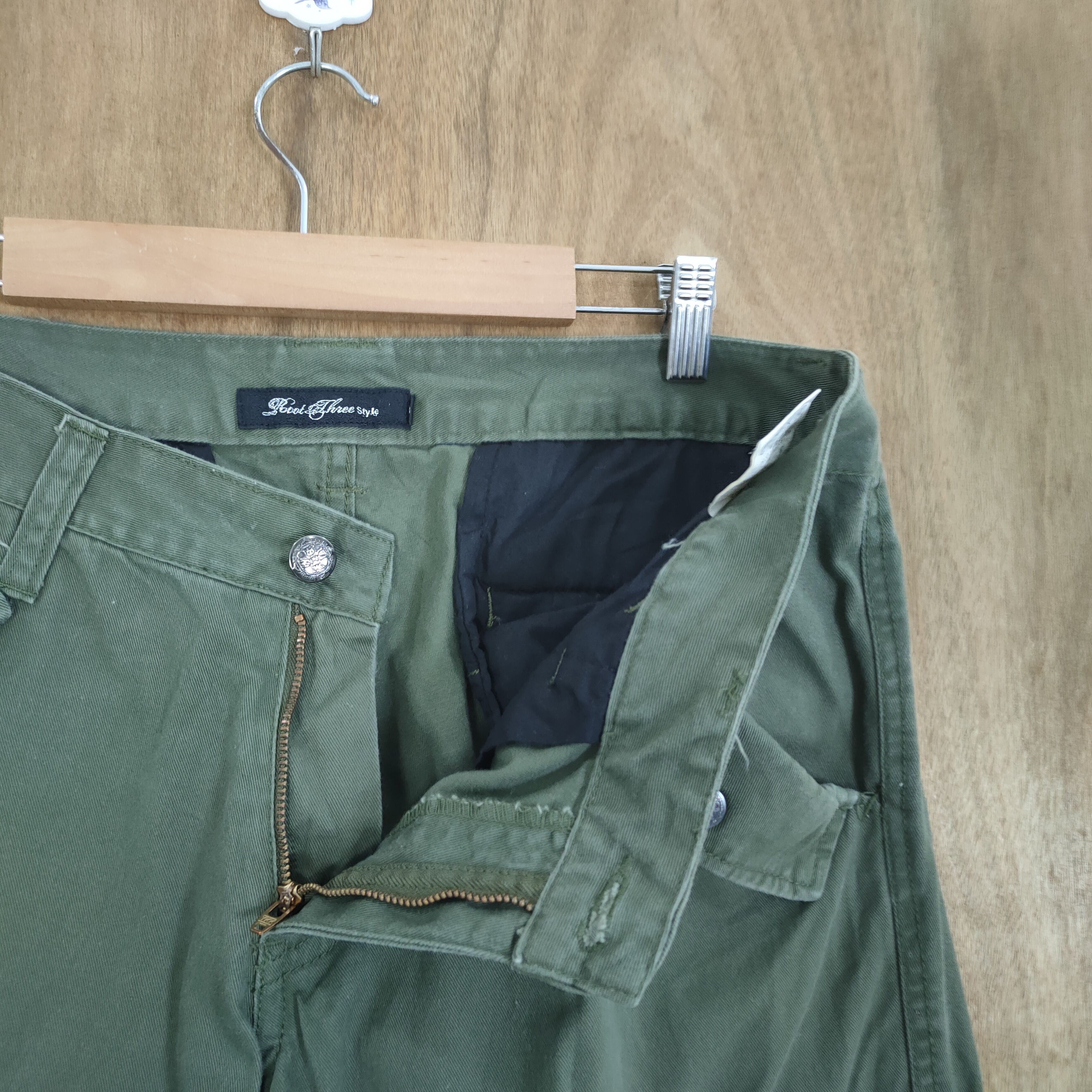 Roots ROOT THREE GREEN FLARED CARGO PANTS Size US 33 - 12 Thumbnail