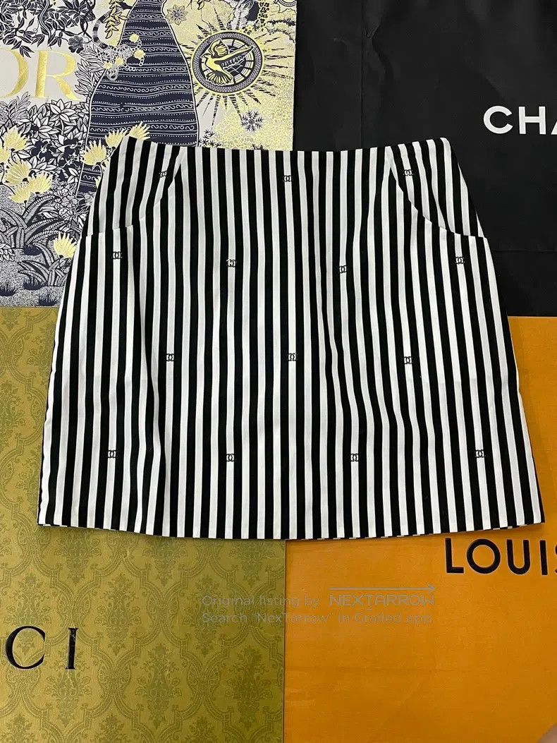 Chanel Chanel Black and white colour block striped full double c Size 24" / US 00 / IT 34 - 1 Thumbnail