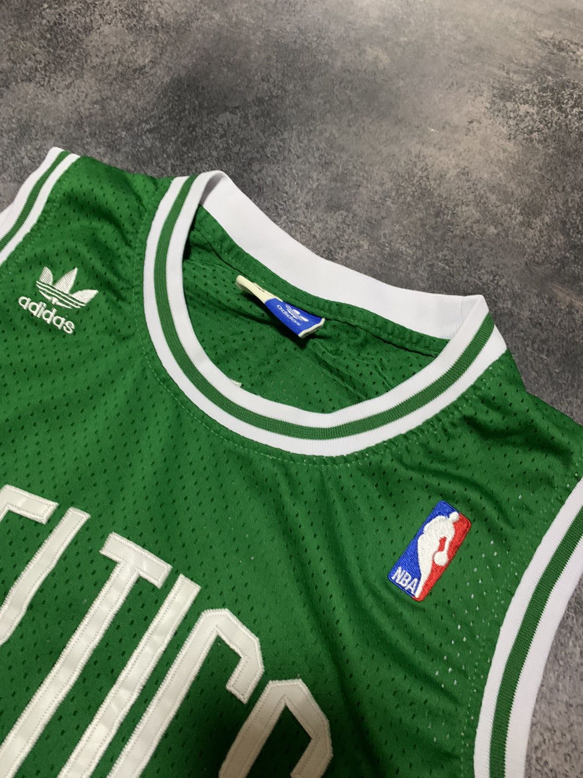 Adidas × NBA × Vintage Vintage Adidas NBA Celtics Bird 33 Jersey Tee Shirt Size M Size US M / EU 48-50 / 2 - 6 Thumbnail