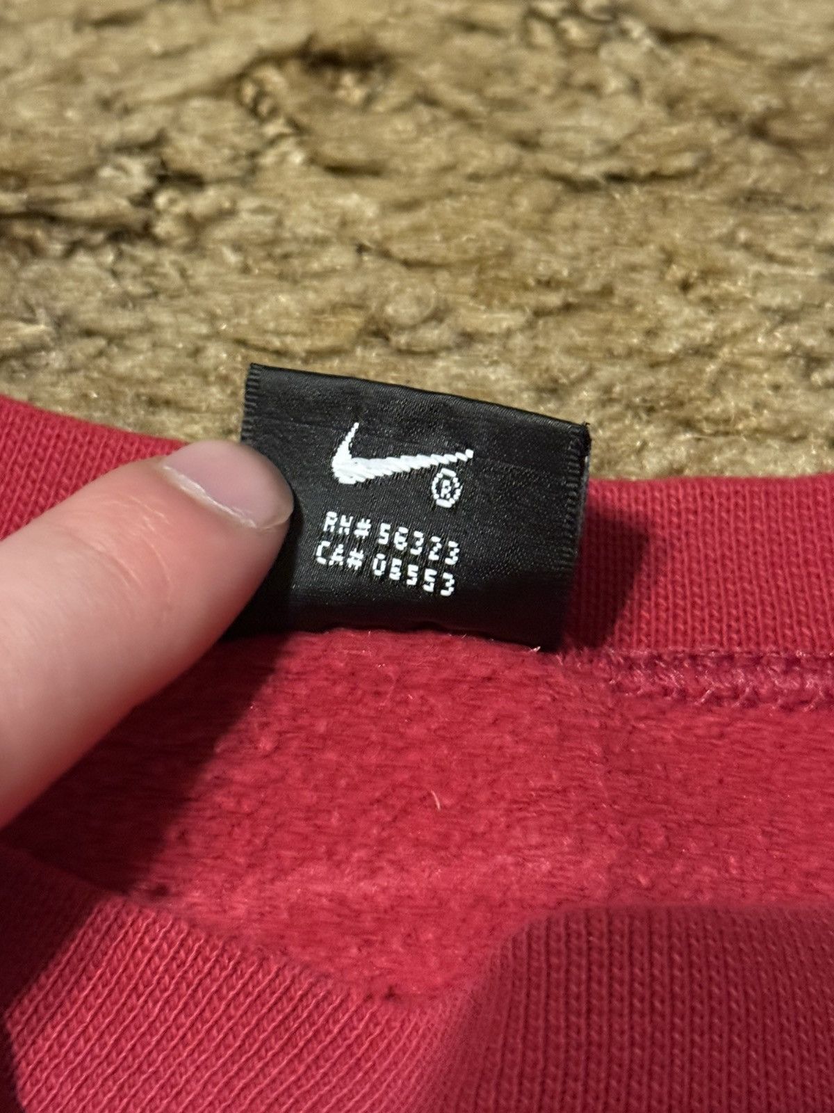 Nike Vintage Nike Small Logo Crewneck Sweatshirt Red XLarge Size US XL / EU 56 / 4 - 5 Thumbnail