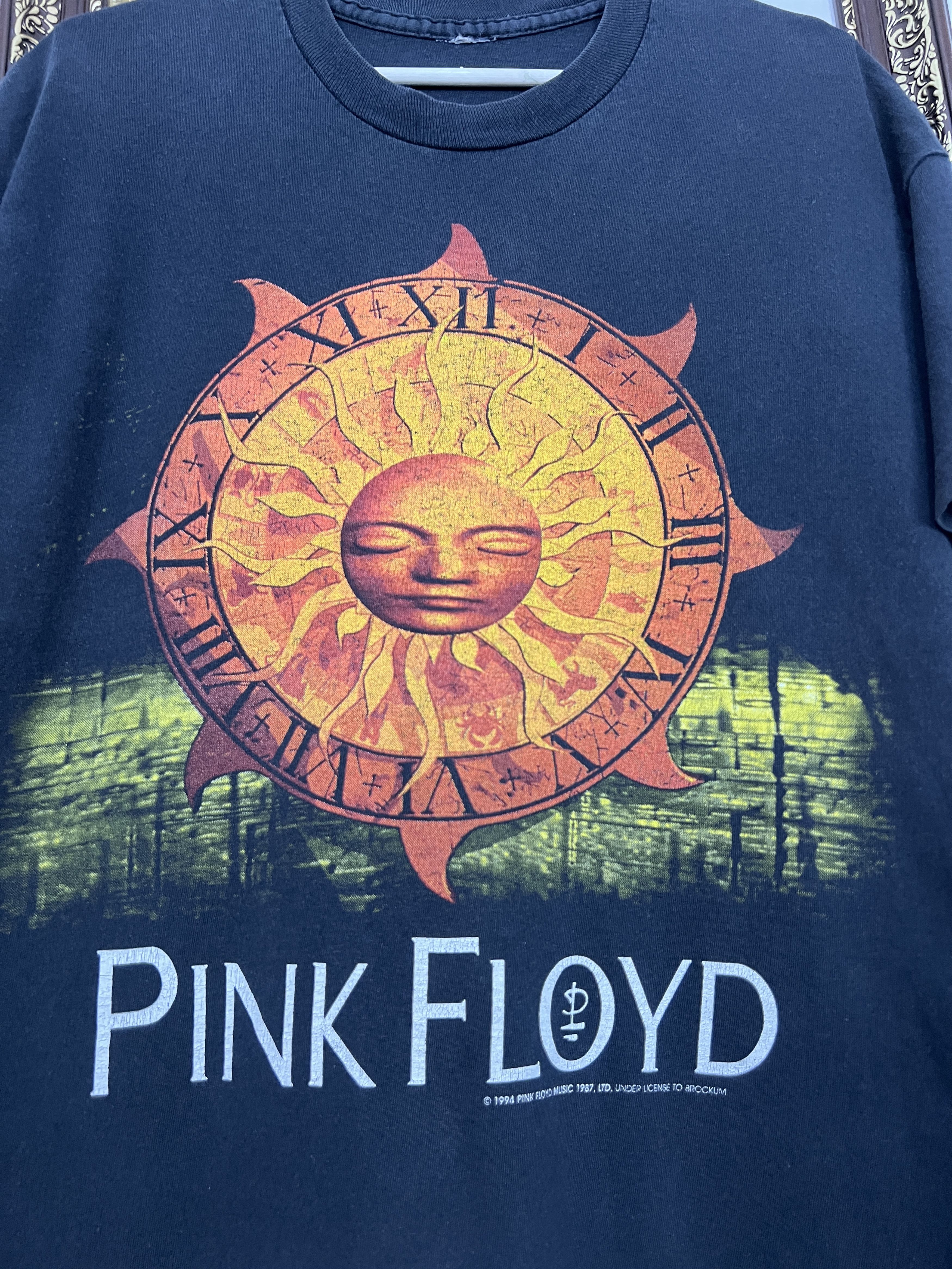 Vintage Vintage 90's 1994 Pink Floyd Over Print Band Shirt Tee Size US L / EU 52-54 / 3 - 3 Thumbnail