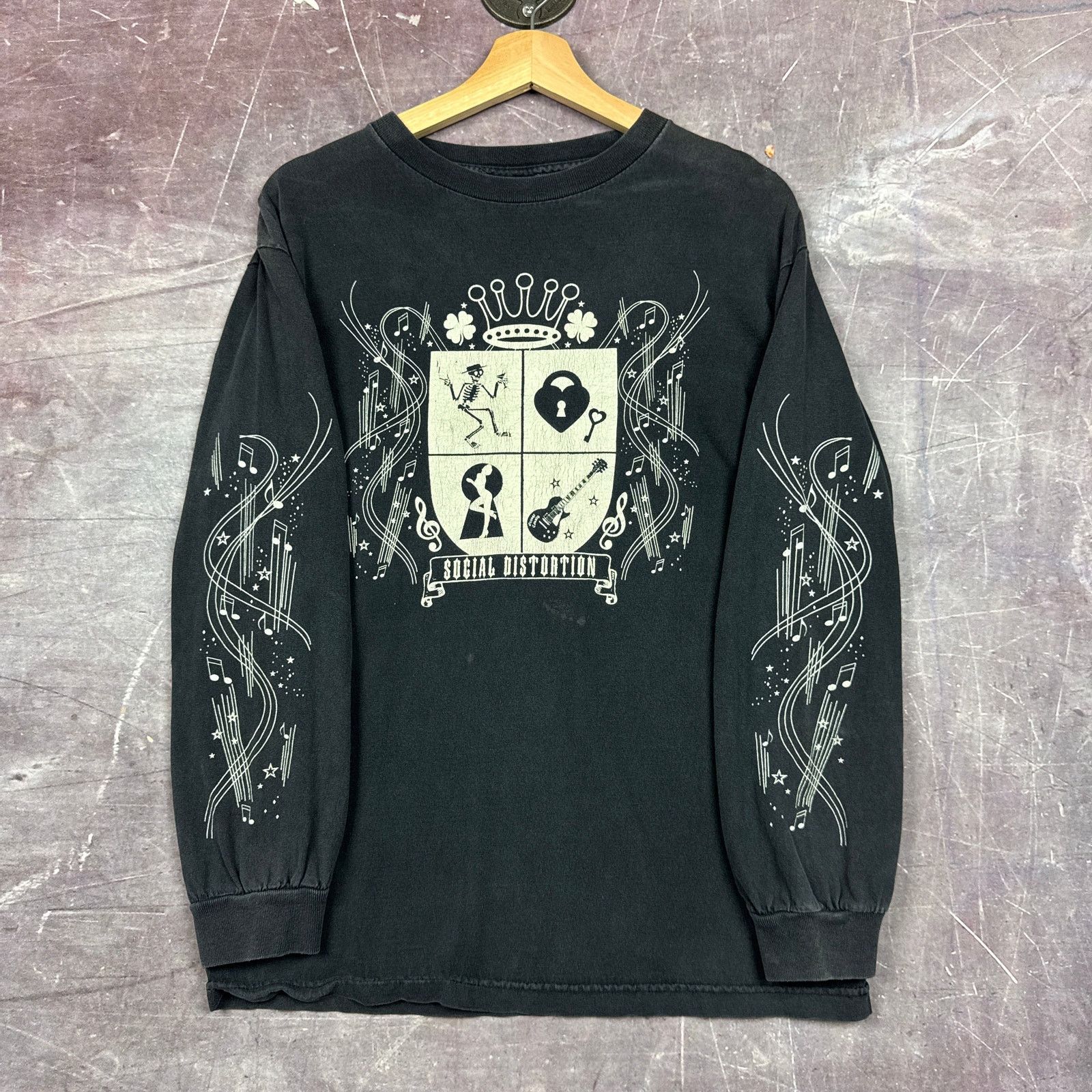 Alstyle 00s Black Social Distortion Music Note LS Graphic Shirt 2900 Size US M / EU 48-50 / 2 - 4 Thumbnail