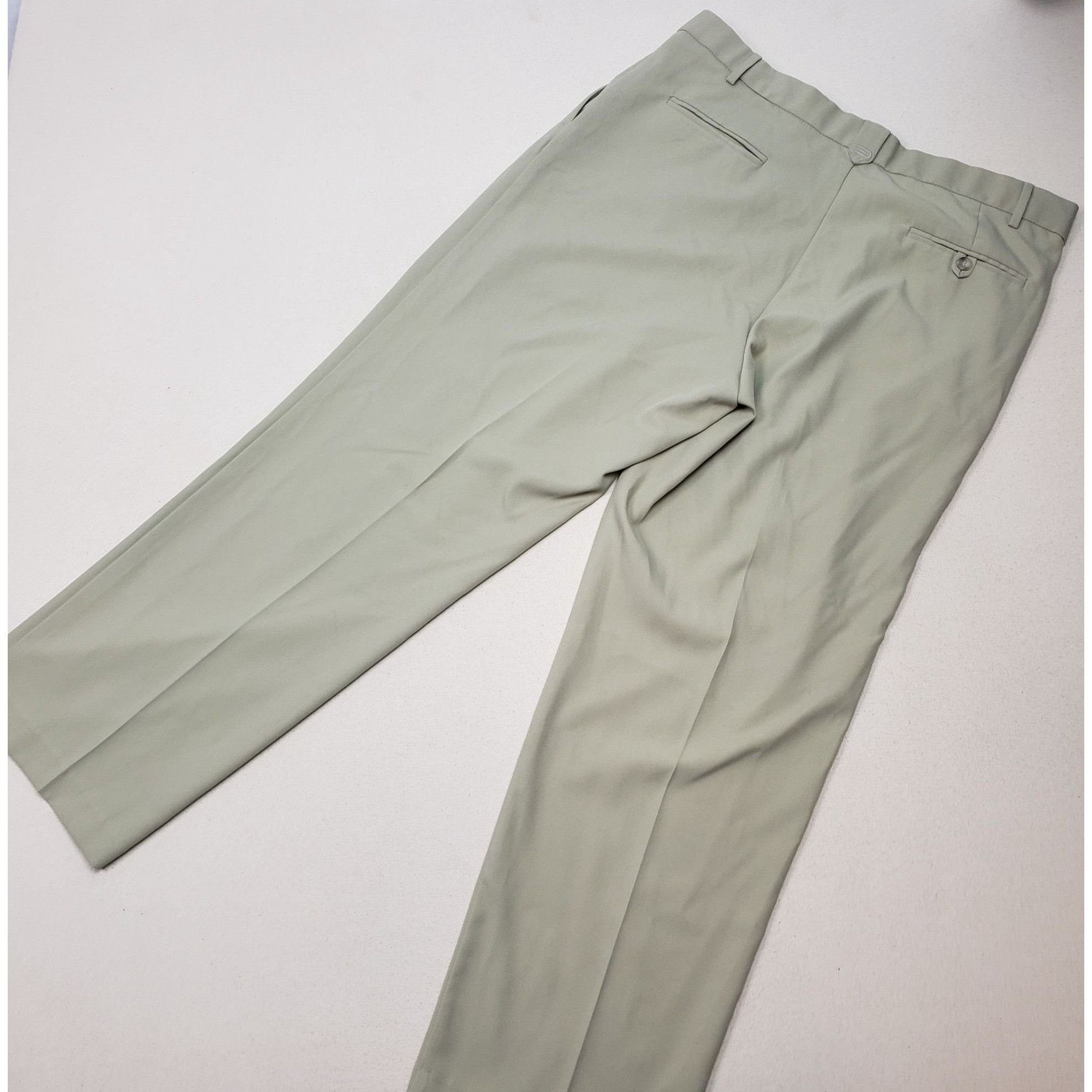 Dockers Dockers Golf Men's Microfiber Pleated Relaxed Chino Khaki Size US 38 / EU 54 - 3 Thumbnail