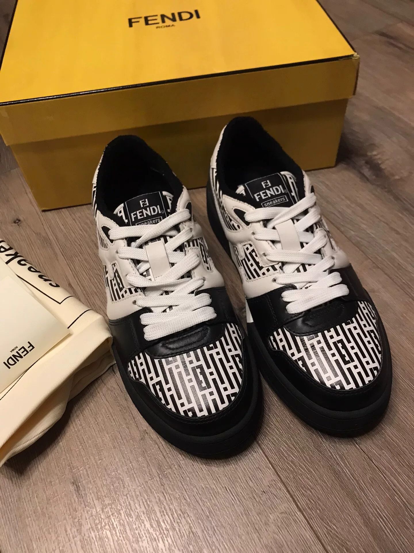 Fendi Fendi Casual Leather Shoes Size US 9 / EU 42 - 1 Thumbnail