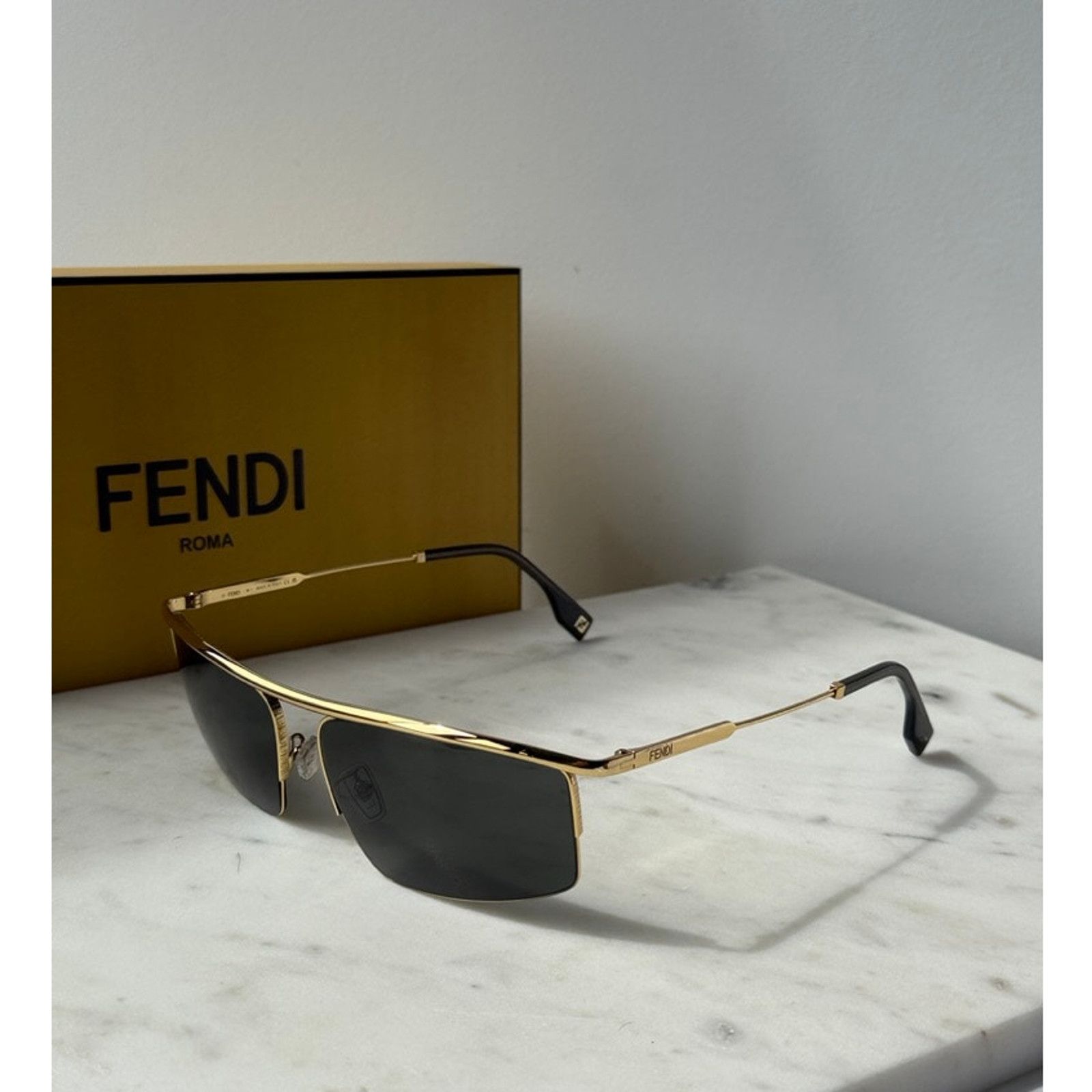New, FENDI Sunglasses FE40141U 30N Authentic Fendi New, FENDI Sunglasses FE40141U 30N Authentic | Grailed main image 2