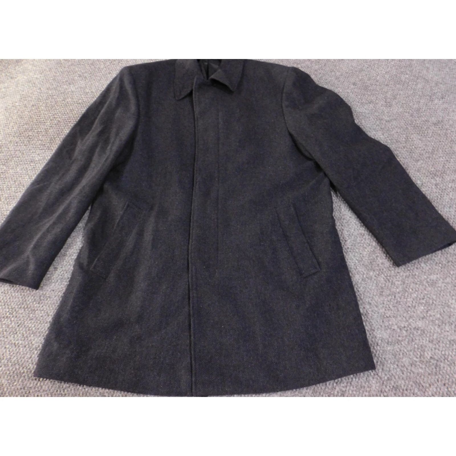 Ralph Lauren Lauren Ralph Lauren Coat Mens 44R Gray Wool Blend Dress Overcoat Herringbone Wool Size US S / EU 44-46 / 1 - 5 Thumbnail