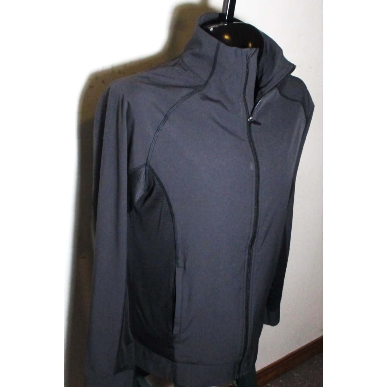 Eastern Mountain Sports EASTERN MOUNTAIN SPORTS Charcoal Full Zip Jacket M Men’s Jacket NWOT Regular Size M Gray Full Zip Sportswear Size US M / EU 48-50 / 2 - 3 Thumbnail