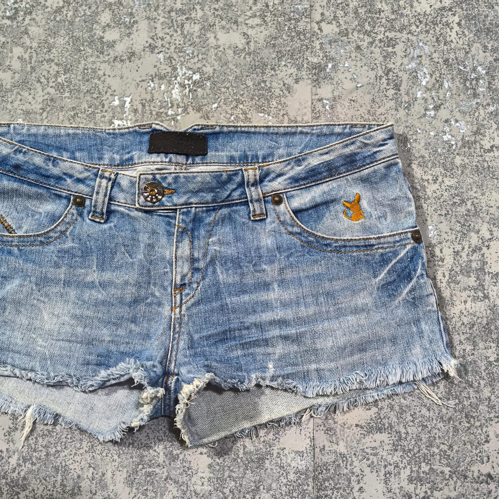 Hysteric Glamour Y2k Paris Hilton Denim Mini Micro Shorts Distressed Low Rise Size 32" / US 10 / IT 46 - 2 Thumbnail