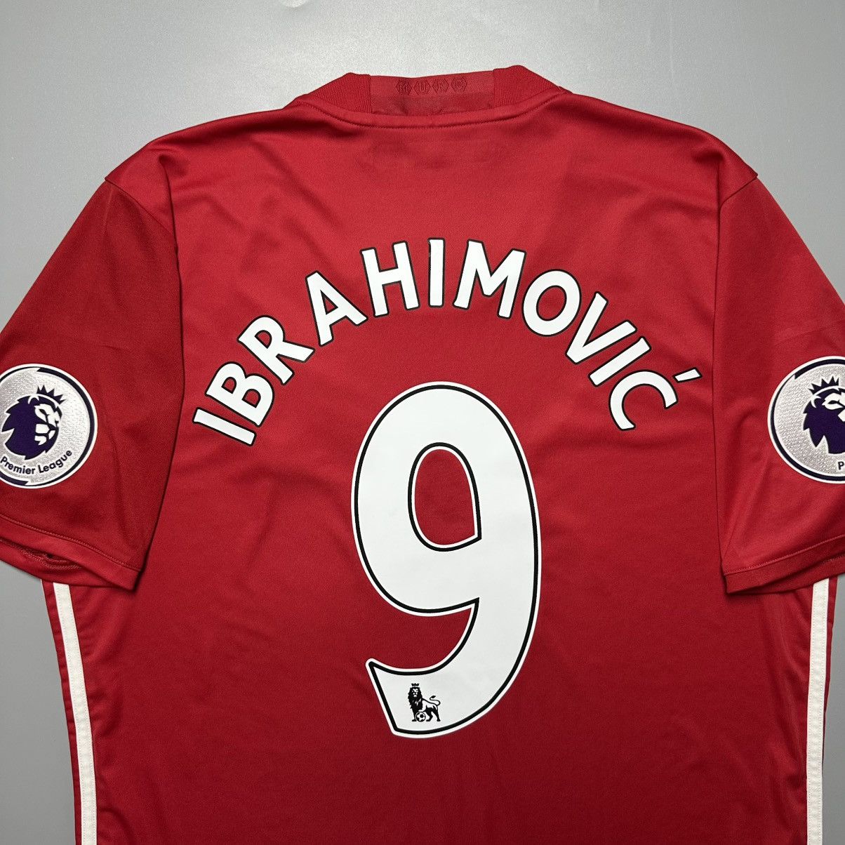 Adidas MAN UNITED ADIDAS 2016/2017 FOOTBALL JERSEY #9 IBRAHIMOVIC Size US L / EU 52-54 / 3 - 10 Thumbnail