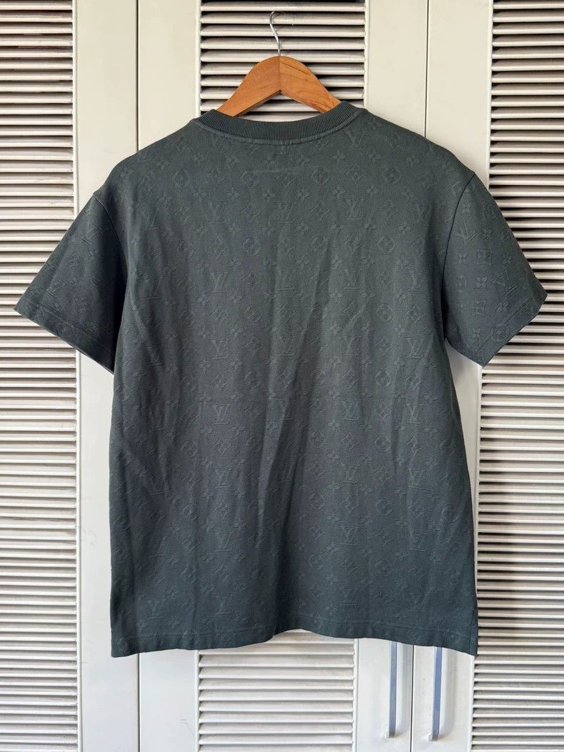 Louis Vuitton LV XS Dark Print Pocket T-shirt-2507 Size US XS / EU 42 / 0 - 2 Thumbnail