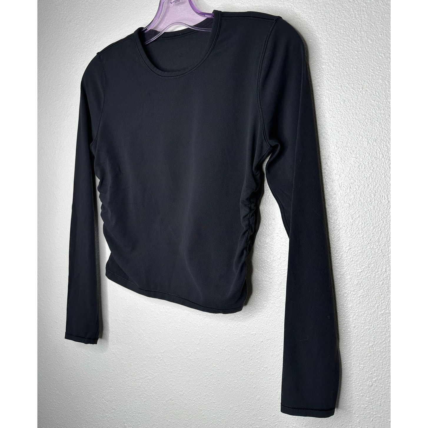 Lululemon Lululemon Black All It Takes Long Sleeve Ruched Crop Top 4 Size S / US 4 / IT 40 - 5 Thumbnail