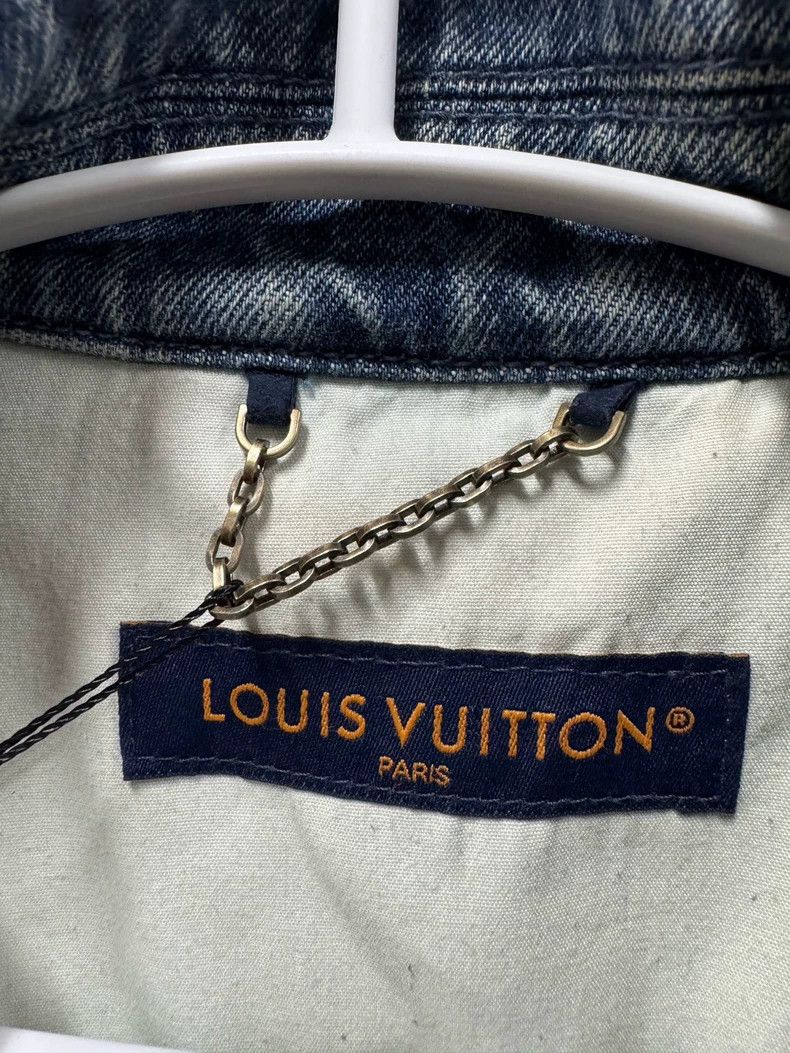 Louis Vuitton Louis Vuitton Washed blue embossed presbyopic logo denim s Size US M / EU 48-50 / 2 - 5 Thumbnail