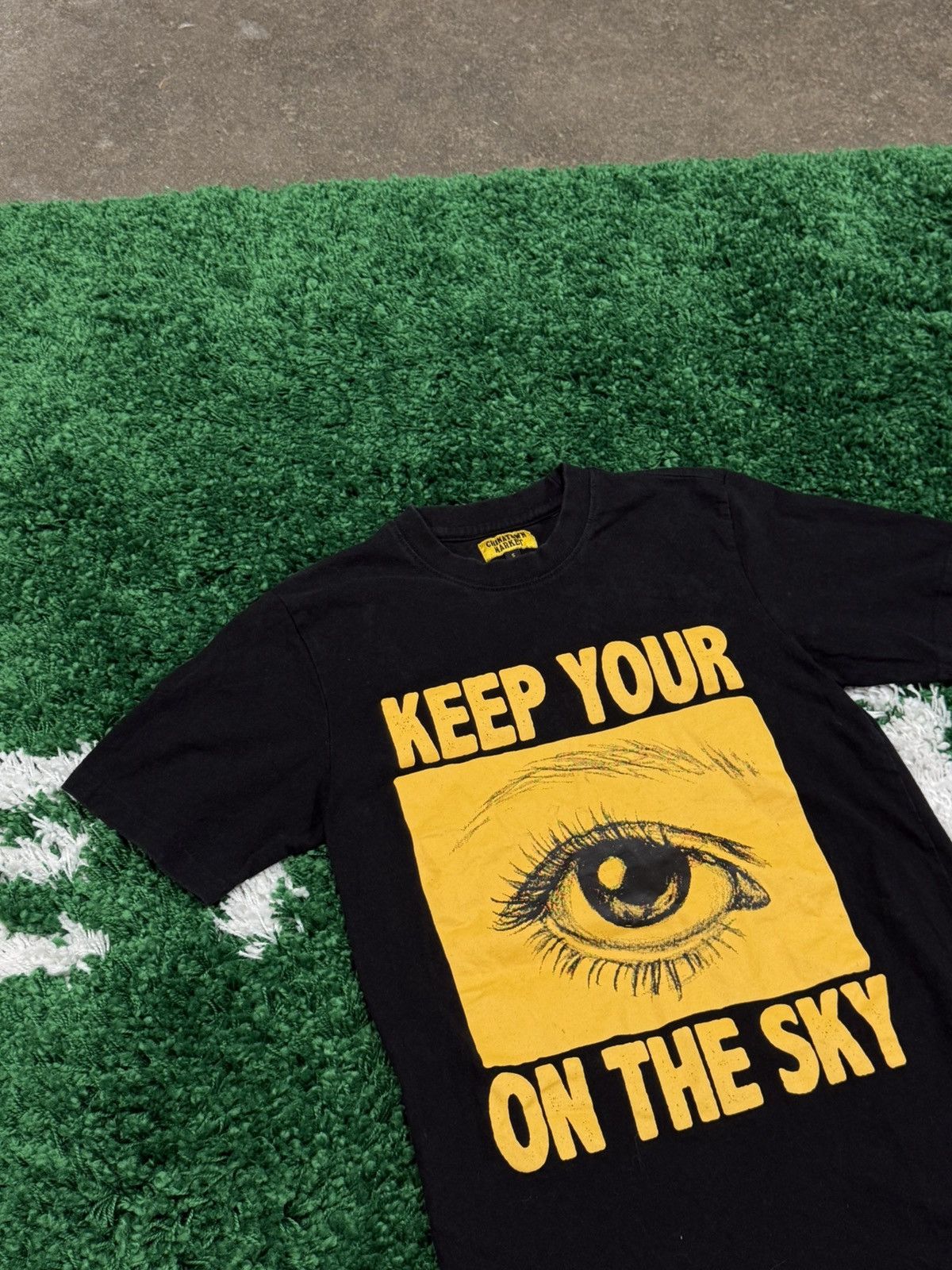 Market Chinatown Market UFO Allien Sky Tee Black Small Eye Size US S / EU 44-46 / 1 - 3 Thumbnail