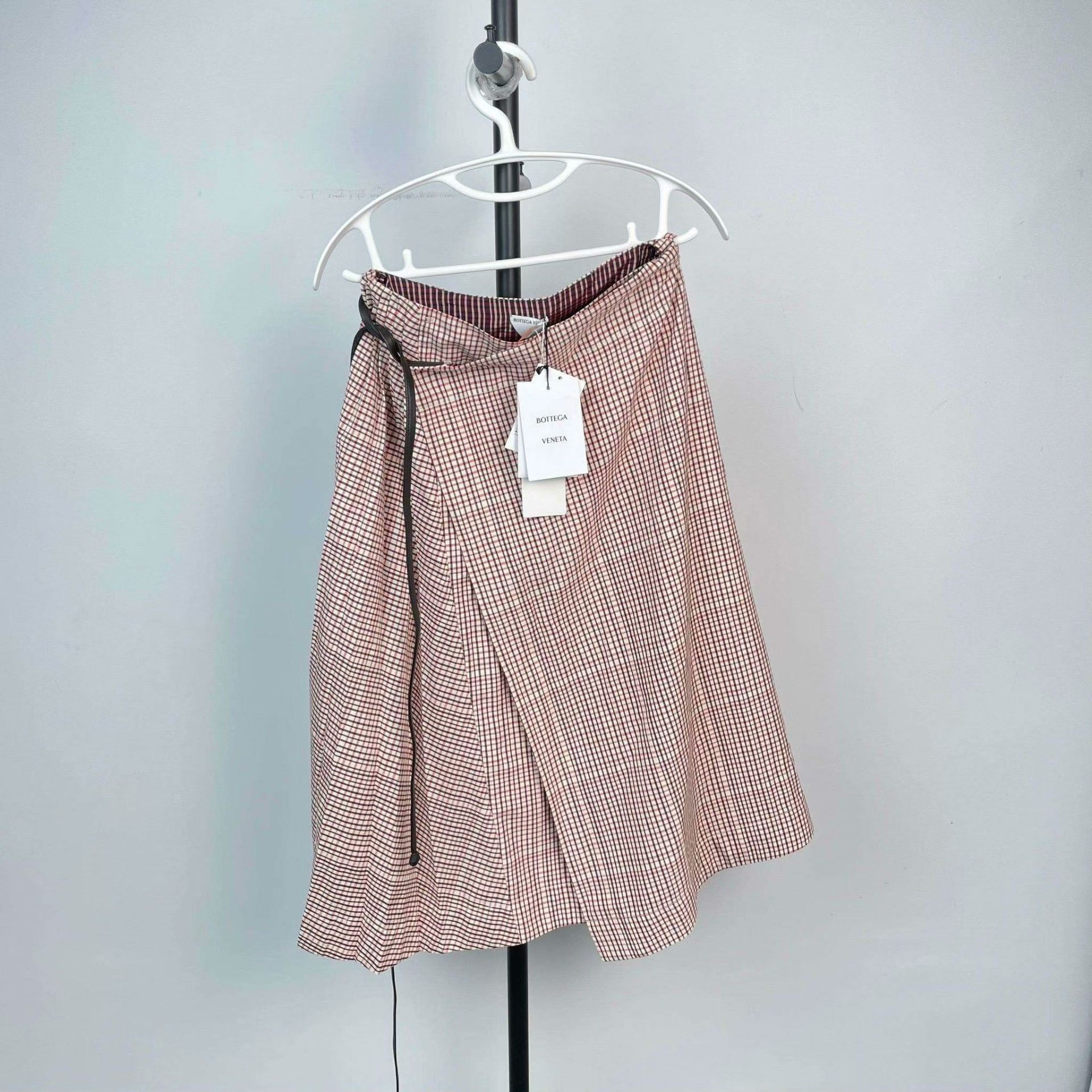 Bottega Veneta Bottega Veneta Red-Brown Plaid Asymmetric Skirt Size 34" / US 12 / IT 48 - 1 Thumbnail
