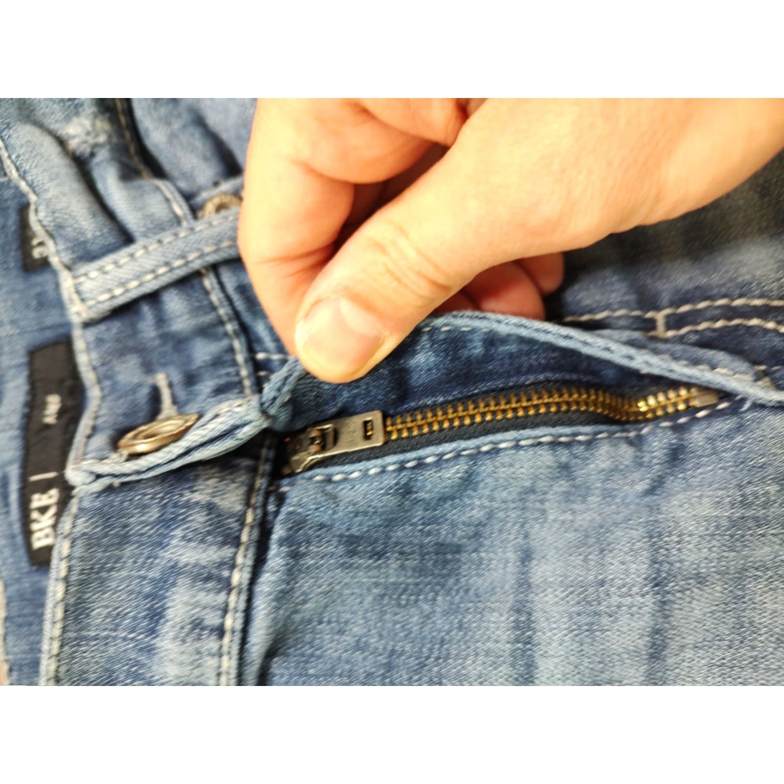 BKE BKE Alec Jeans Mens 31x29 Distressed Blue Denim Zip Low Rise 5-Pocket Cotton Spandex Size US 31 - 7 Thumbnail