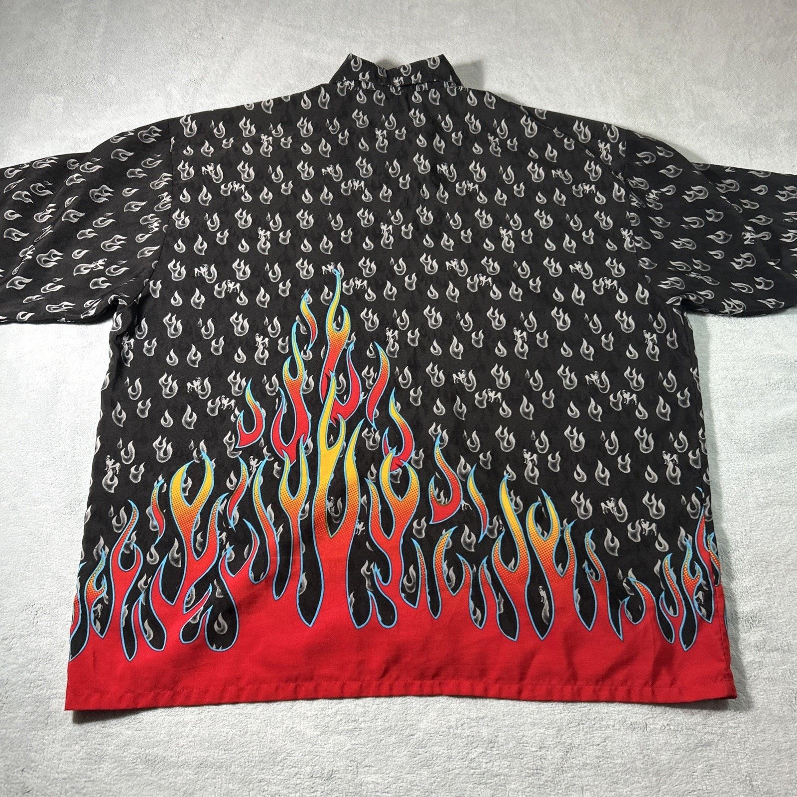 Big Dogs Big Dogs Flaming Fire Flames Button Up Shirt Mens XL Grunge Size US XL / EU 56 / 4 - 2 Thumbnail
