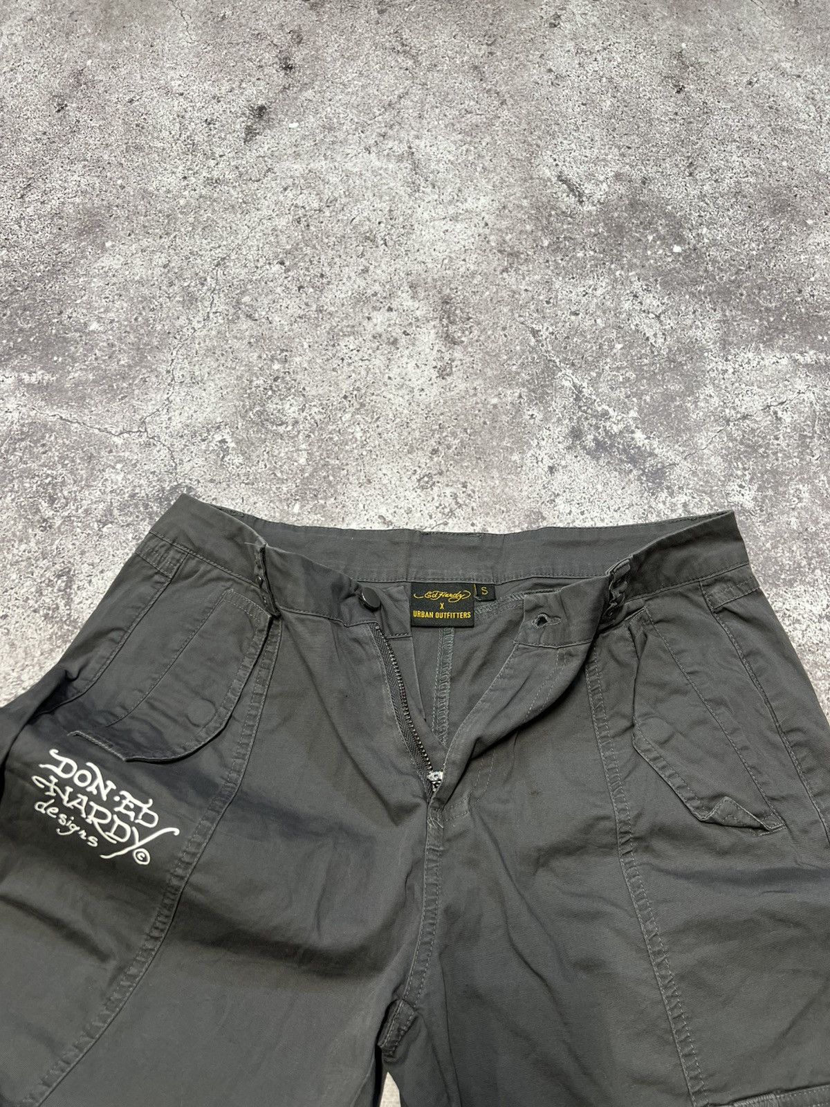 Ed Hardy Ed Hardy cargo pants big logo multi pocket casual HYPE Y2K Size US 30 / EU 46 - 9 Thumbnail