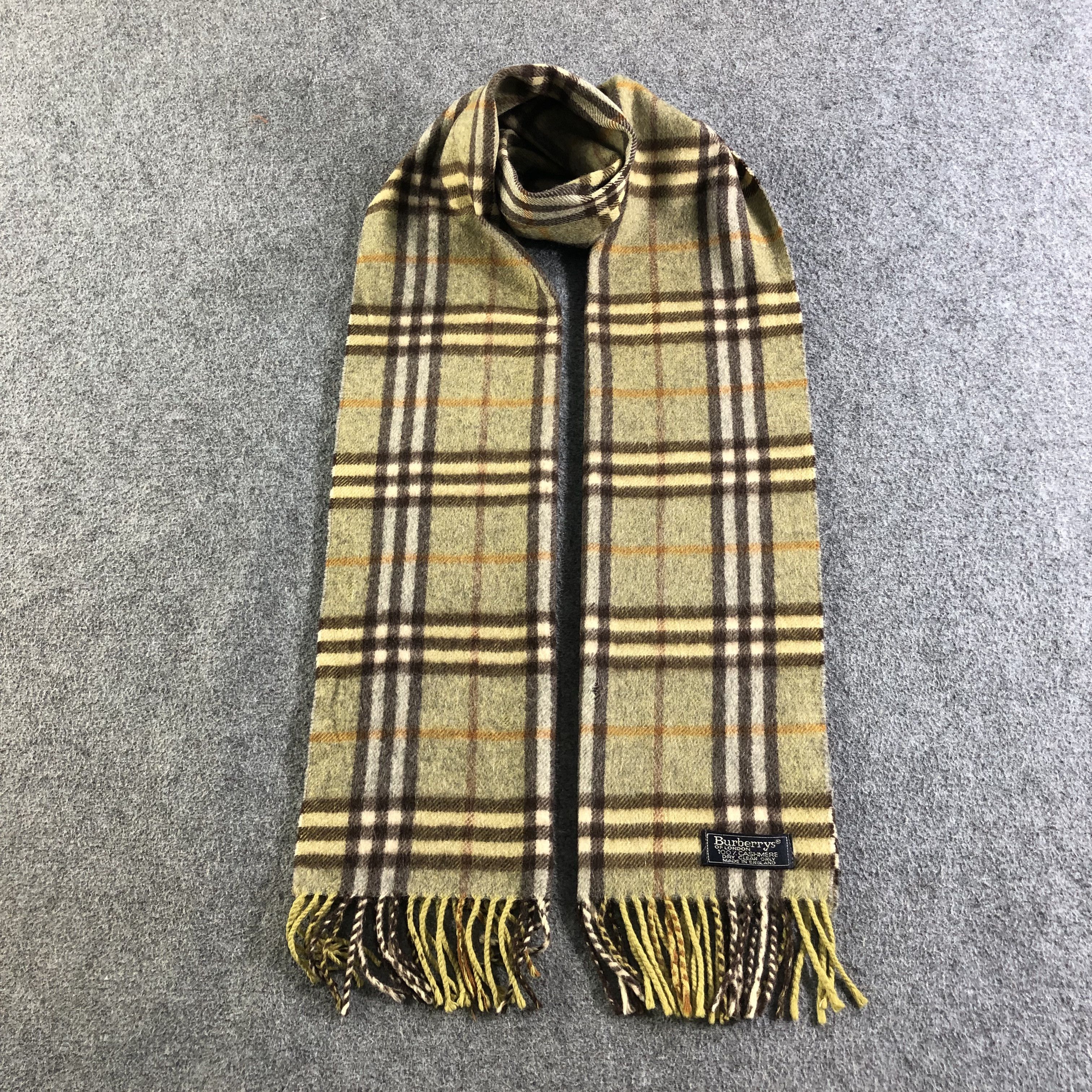 Burberry Burberrys Cashmere Scarf Muffler Neckwear V2579 Size ONE SIZE - 1 Thumbnail