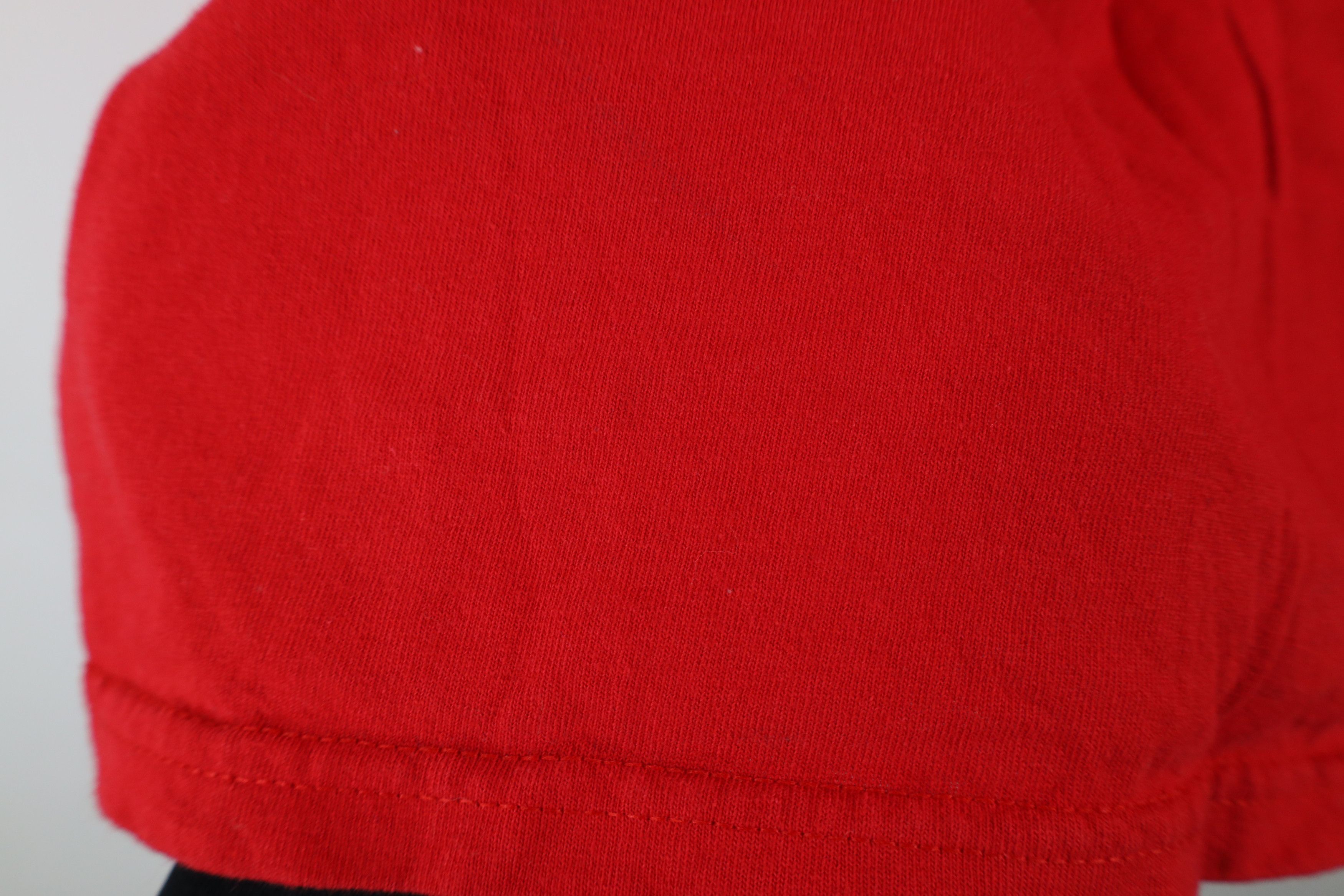 Vintage Vintage Y2K 2003 Chicago The Musical T-Shirt Red Cotton Size US L / EU 52-54 / 3 - 9 Thumbnail