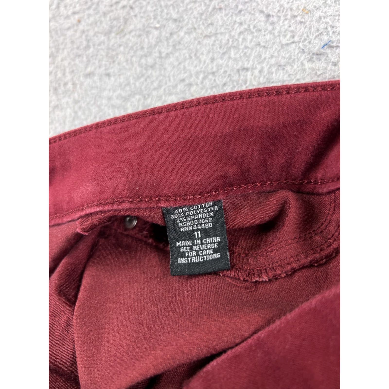 Vintage Tinseltown Red Denim Jeans Skinny Mid Rise 30x27 Womens 11 Cotton Blend 5-Pocket Design Logo Embroidered Button Zip Casual Classic Designer American Size 32" / US 10 / IT 46 - 7 Thumbnail