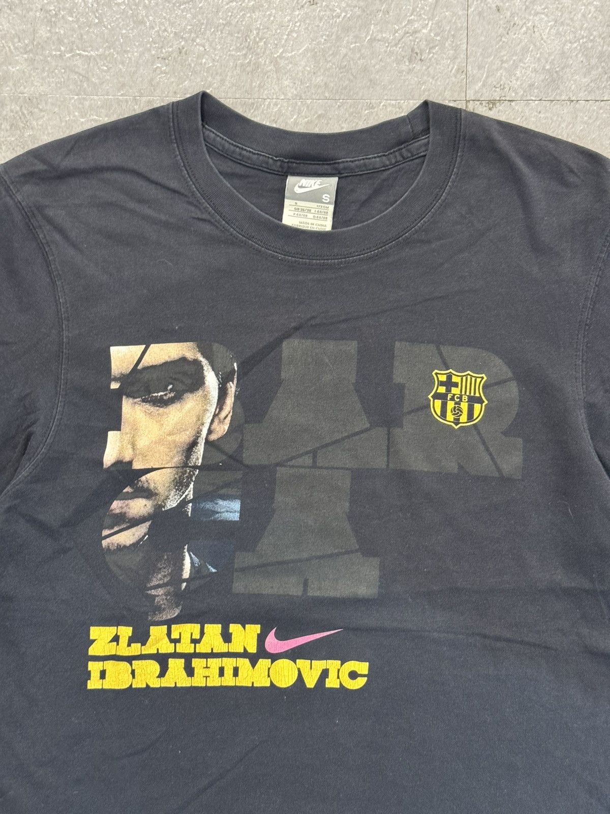 Nike Vintage Zlatan Ibrahimovic Barcelona 00's Nike T-shirt Size US S / EU 44-46 / 1 - 2 Thumbnail