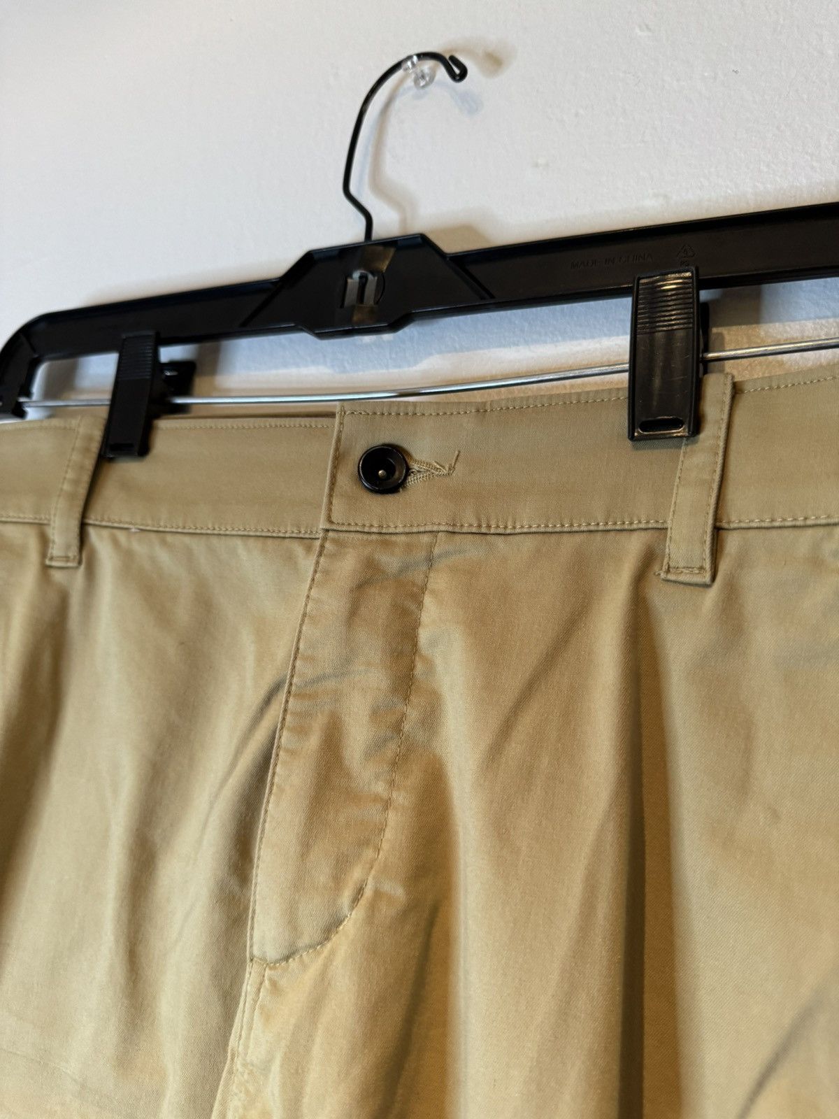 Nike Nike Shorts Mens 30 Beige Dri Fit UV Flat Front Golf Chino Size US 30 / EU 46 - 2 Thumbnail