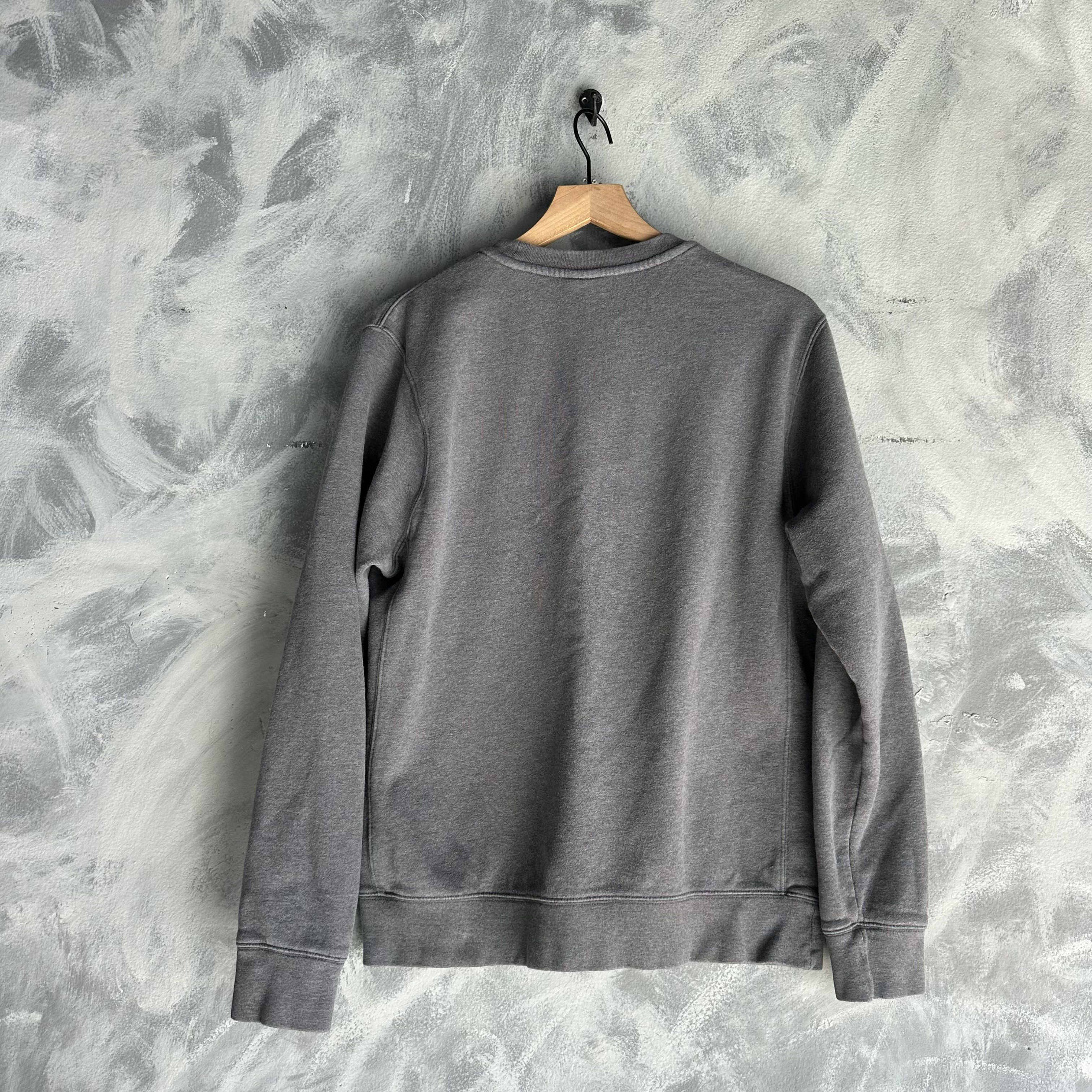 Nike Nike Mens Club Fleece Crewneck Sweatshirt Gray Swoosh Size US S / EU 44-46 / 1 - 5 Thumbnail