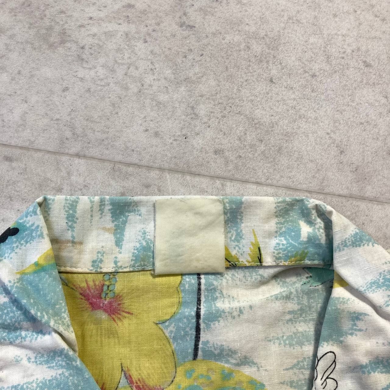 Disney Vintage Disney Mickey Mouse Aloha Hawaiian Beach Shirt Size US XL / EU 56 / 4 - 5 Thumbnail