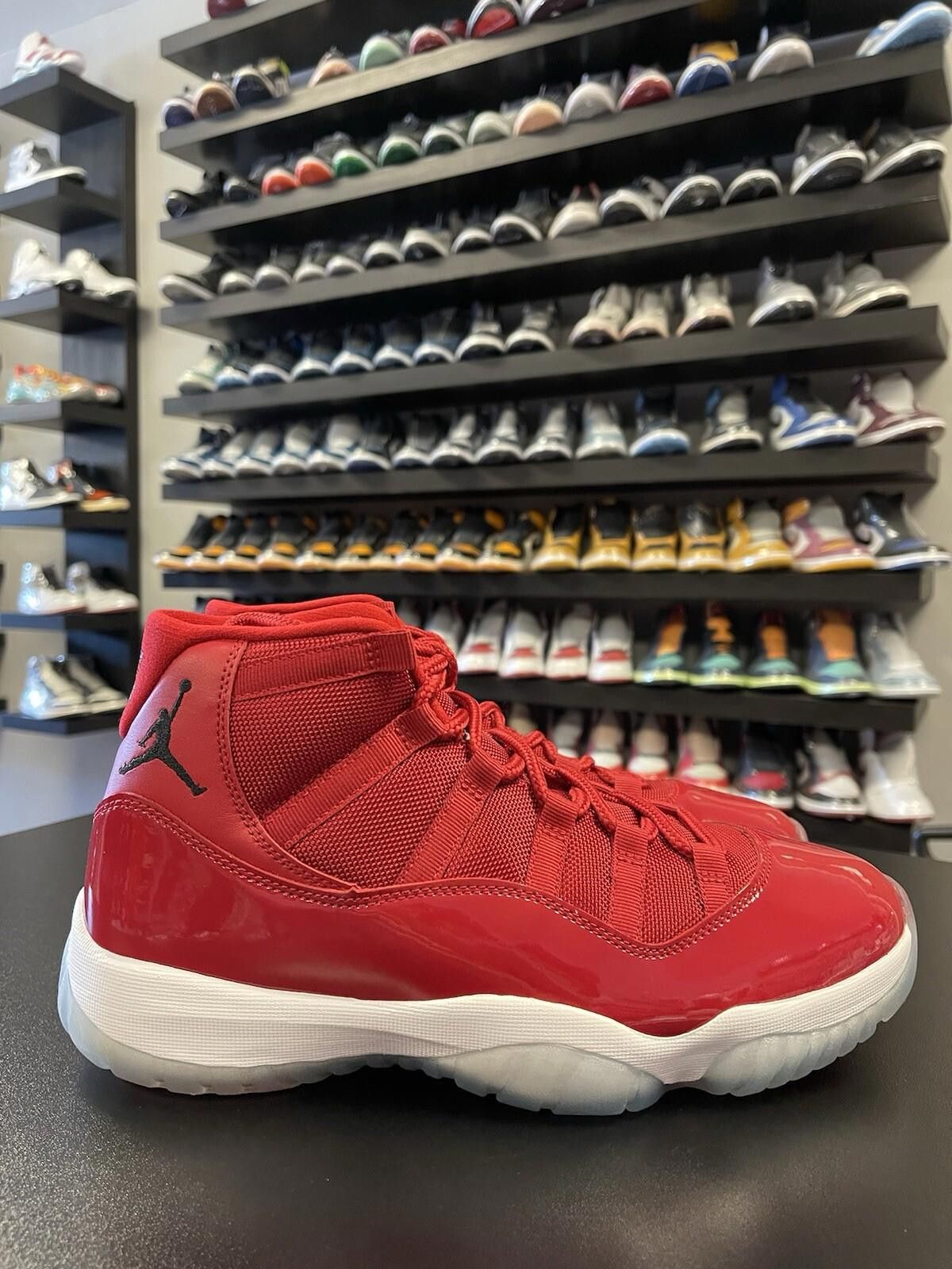 Jordan Brand Size 10 - Air Jordan 11 Retro "WIN LIKE 96" Brand New Size US 10 / EU 43 - 3 Thumbnail