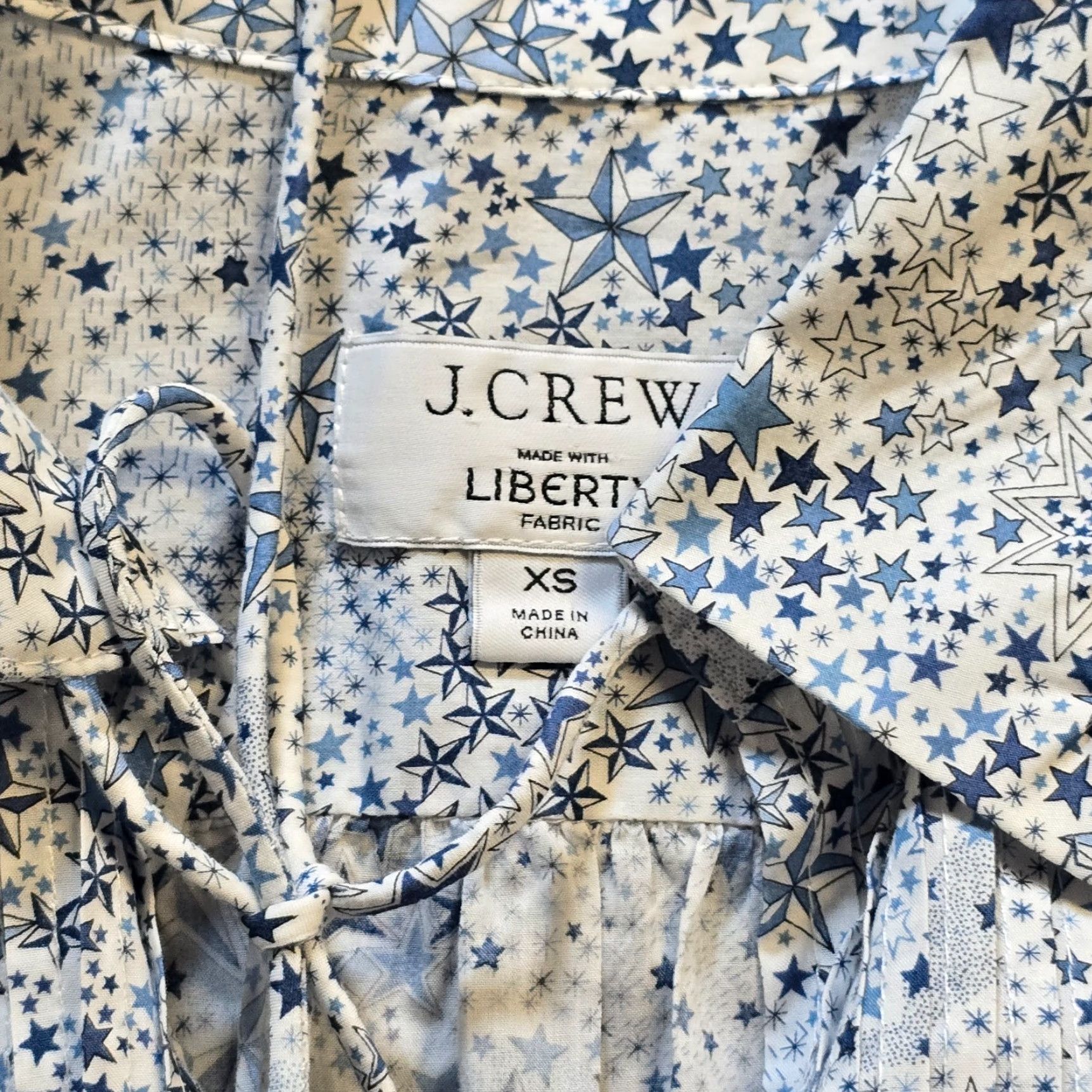 J.Crew J.CREW Blouse Womens XS White Blue Liberty Fabric Stars Art Tie Closure Casual Shirt Size XS / US 0-2 / IT 36-38 - 4 Thumbnail