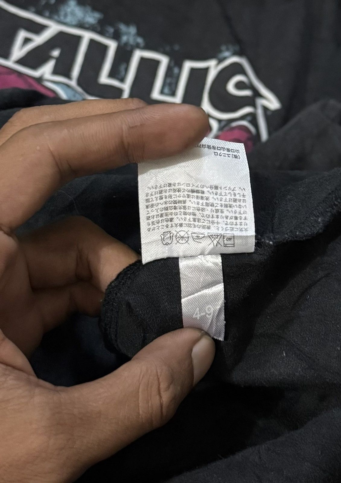 Band Tees METALLICA Band x UT Uniqlo T-shirt Size US XL / EU 56 / 4 - 9 Thumbnail