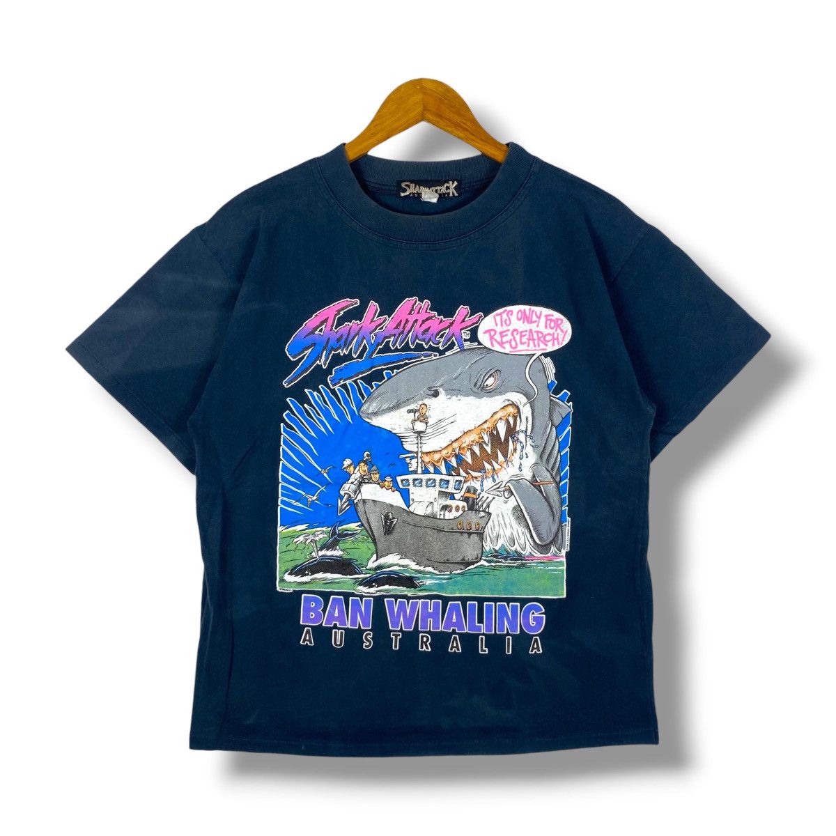Vintage Vintage 90s SHARK ATTACK AUSTRALIA Ban Whaling Graphic Tee Size US S / EU 44-46 / 1 - 1 Thumbnail