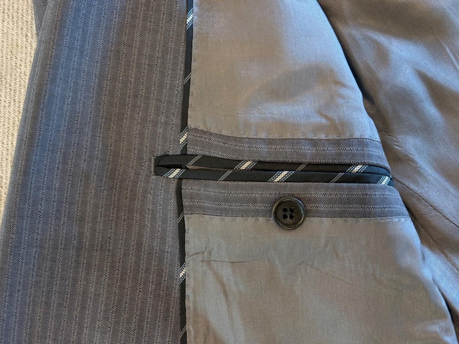 John Varvatos John Varvatos U.S.A. "Bowery" Suit 38R / 32 Waist Excellent Size 38R - 9 Thumbnail