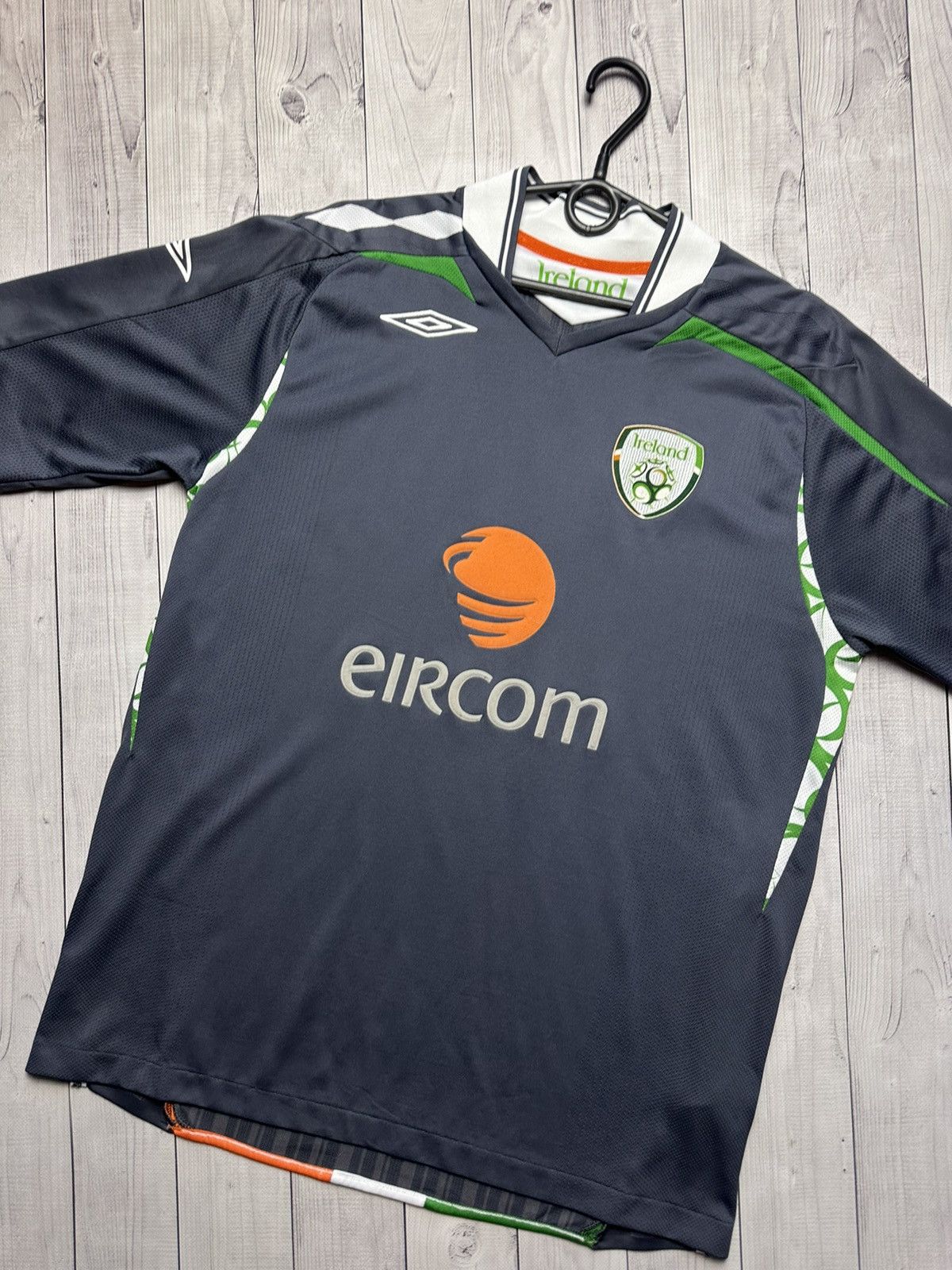 Umbro Vintage Umbro Ireland soccer jersey size L grey rare away Size US L / EU 52-54 / 3 - 2 Thumbnail